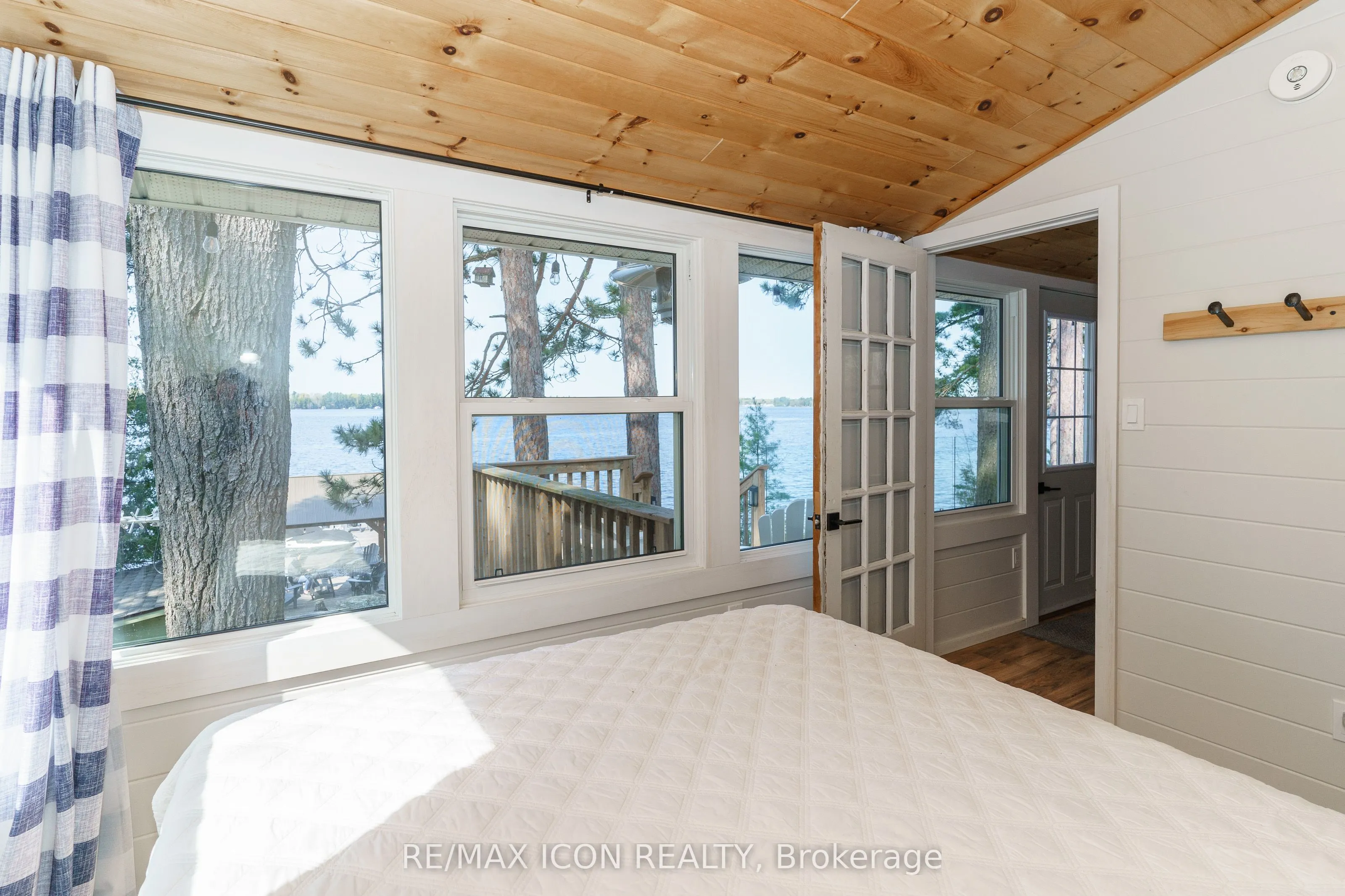 99 Bala Park Island