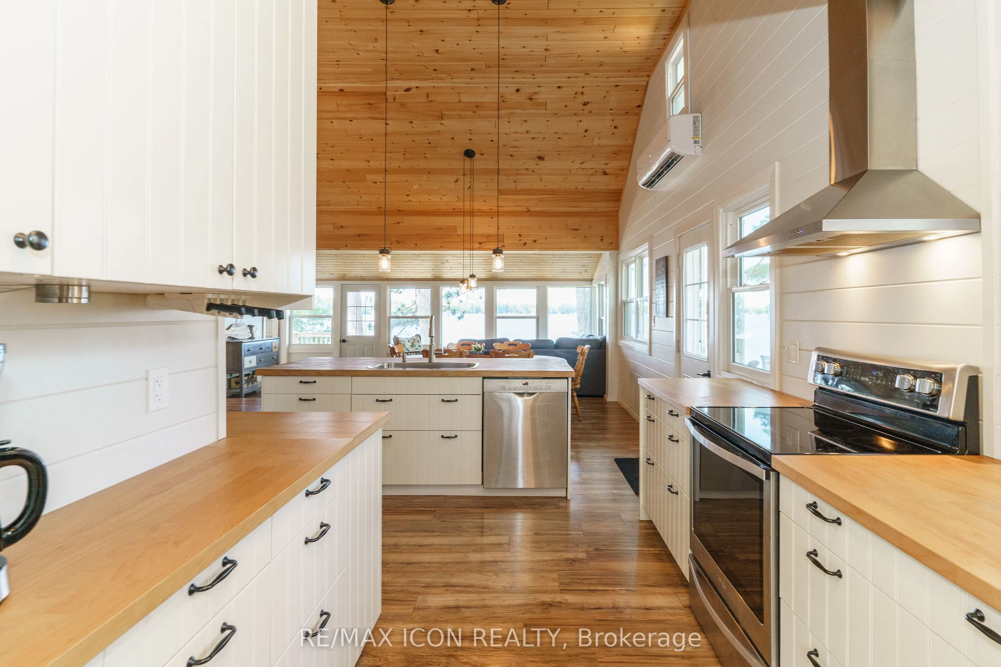 99 Bala Park Island