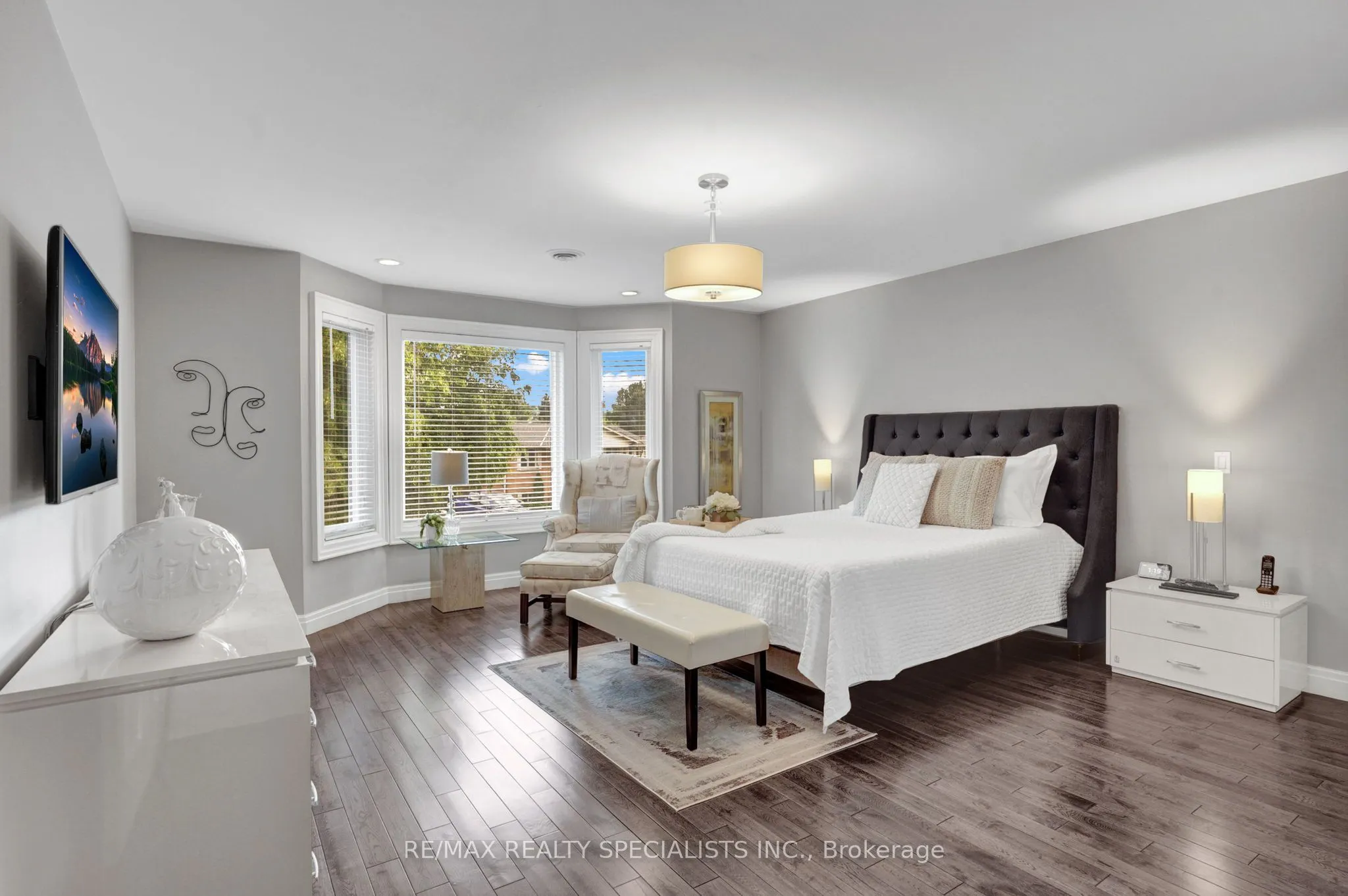 7103 BURBANK Crescent