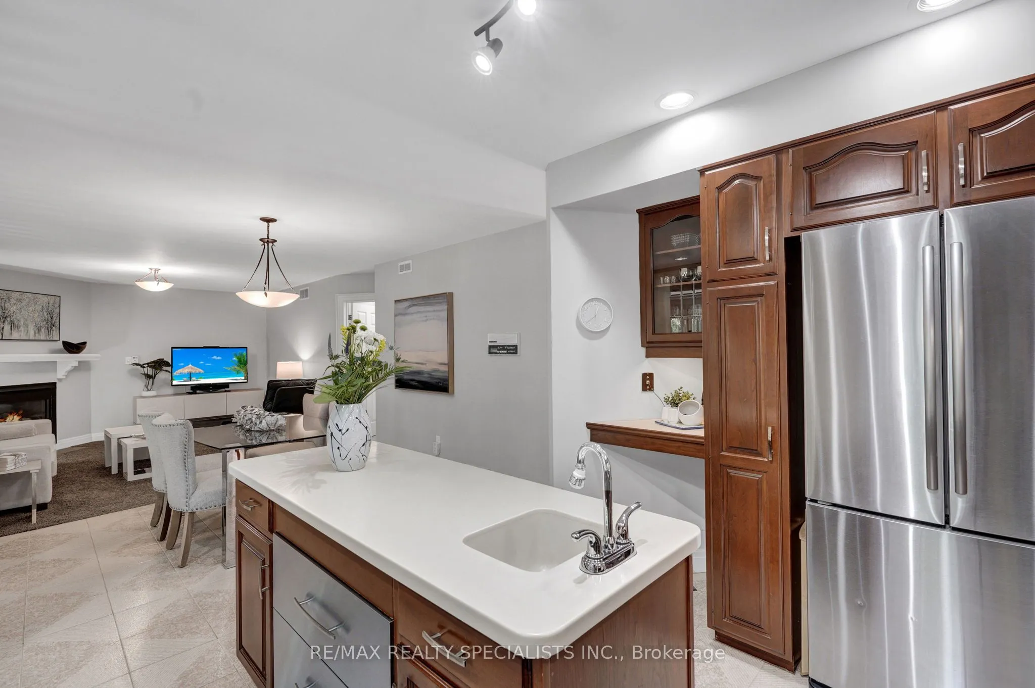 7103 BURBANK Crescent