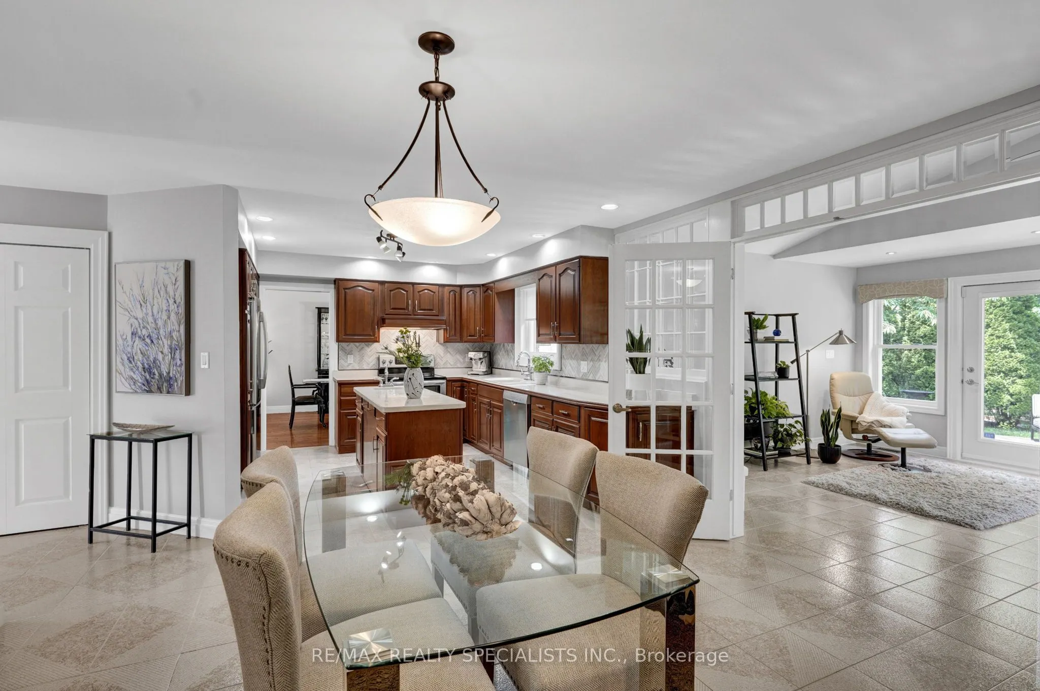 7103 BURBANK Crescent