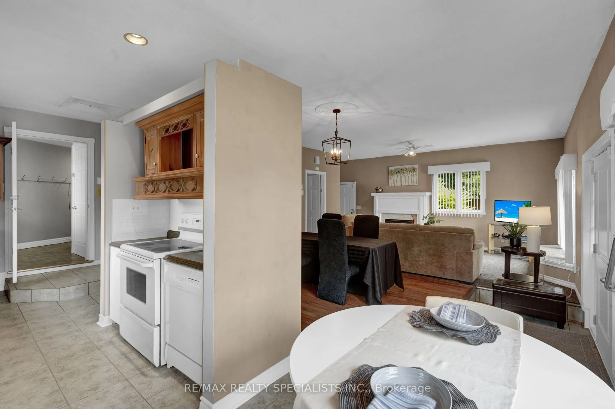 7103 BURBANK Crescent