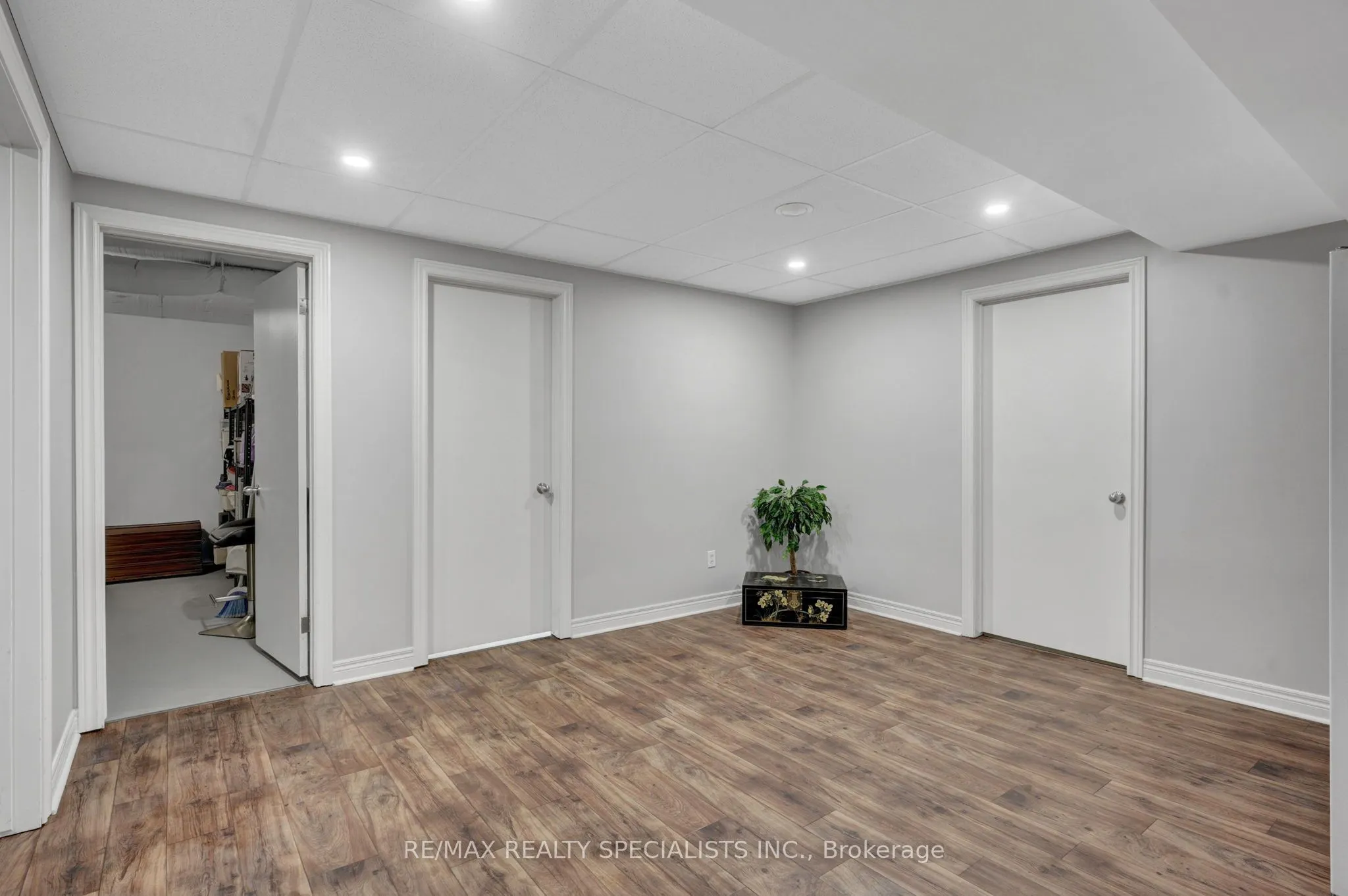 7103 BURBANK Crescent