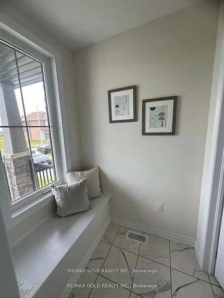 121 Explorer Way