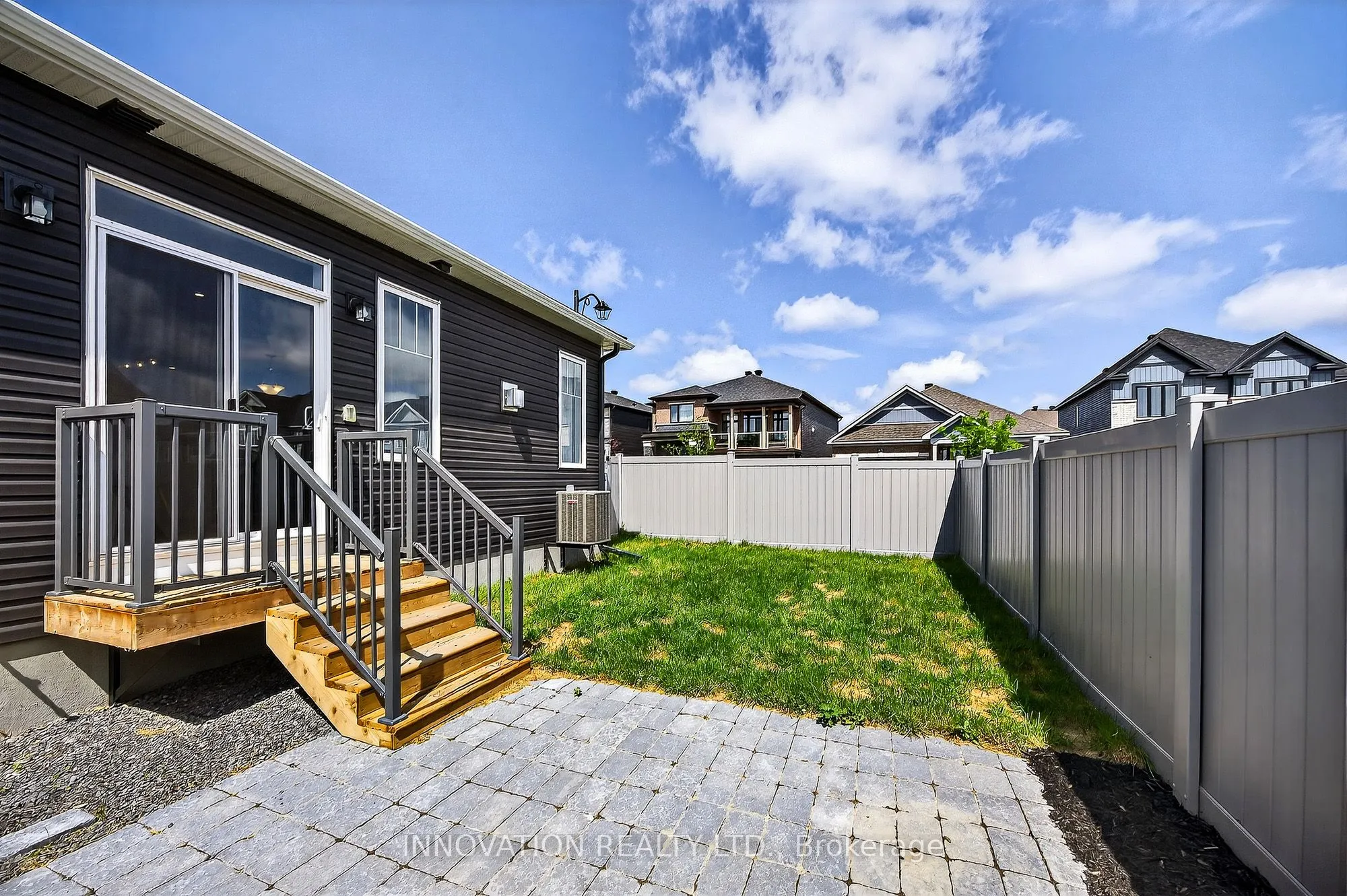 814 Companion Crescent