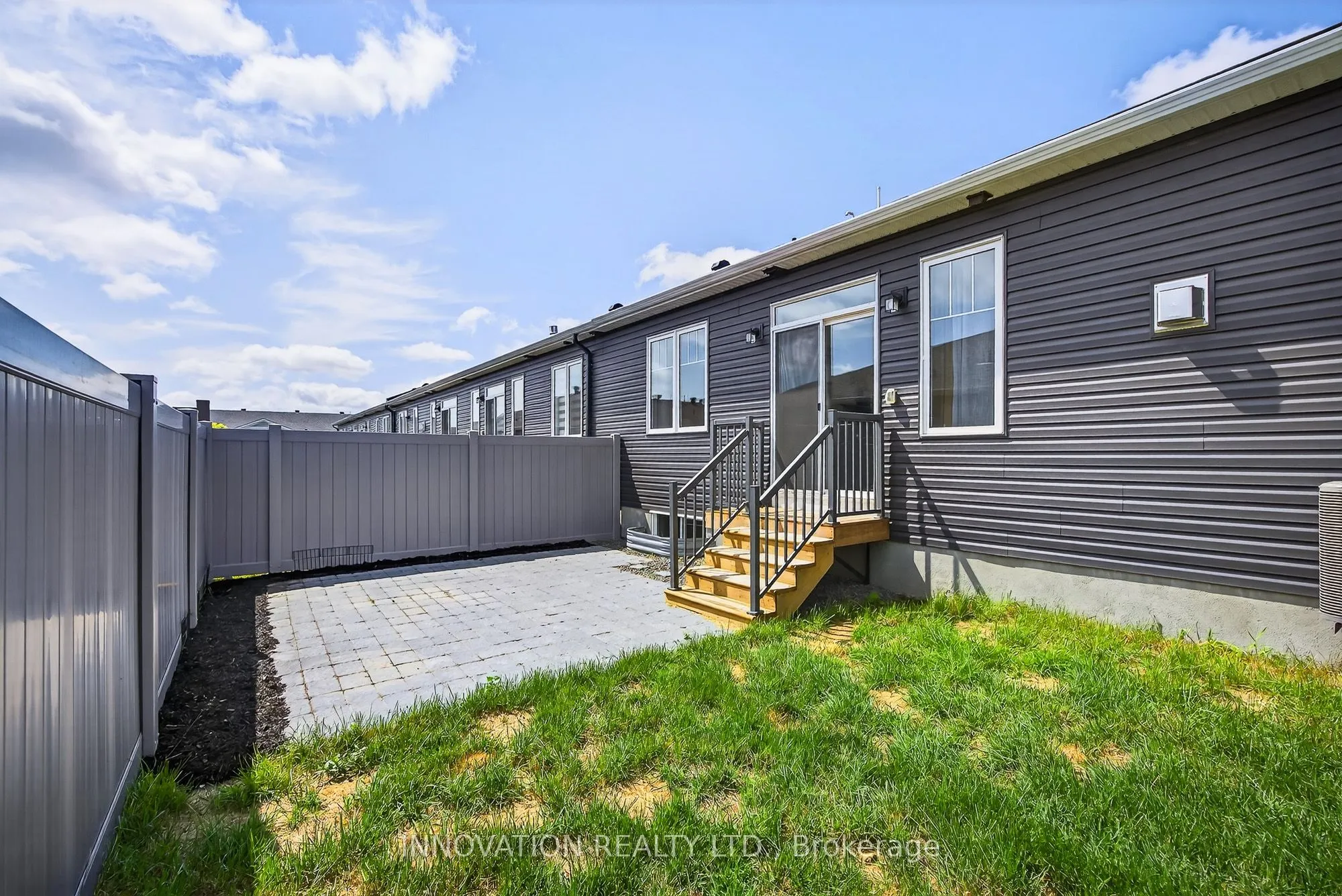 814 Companion Crescent