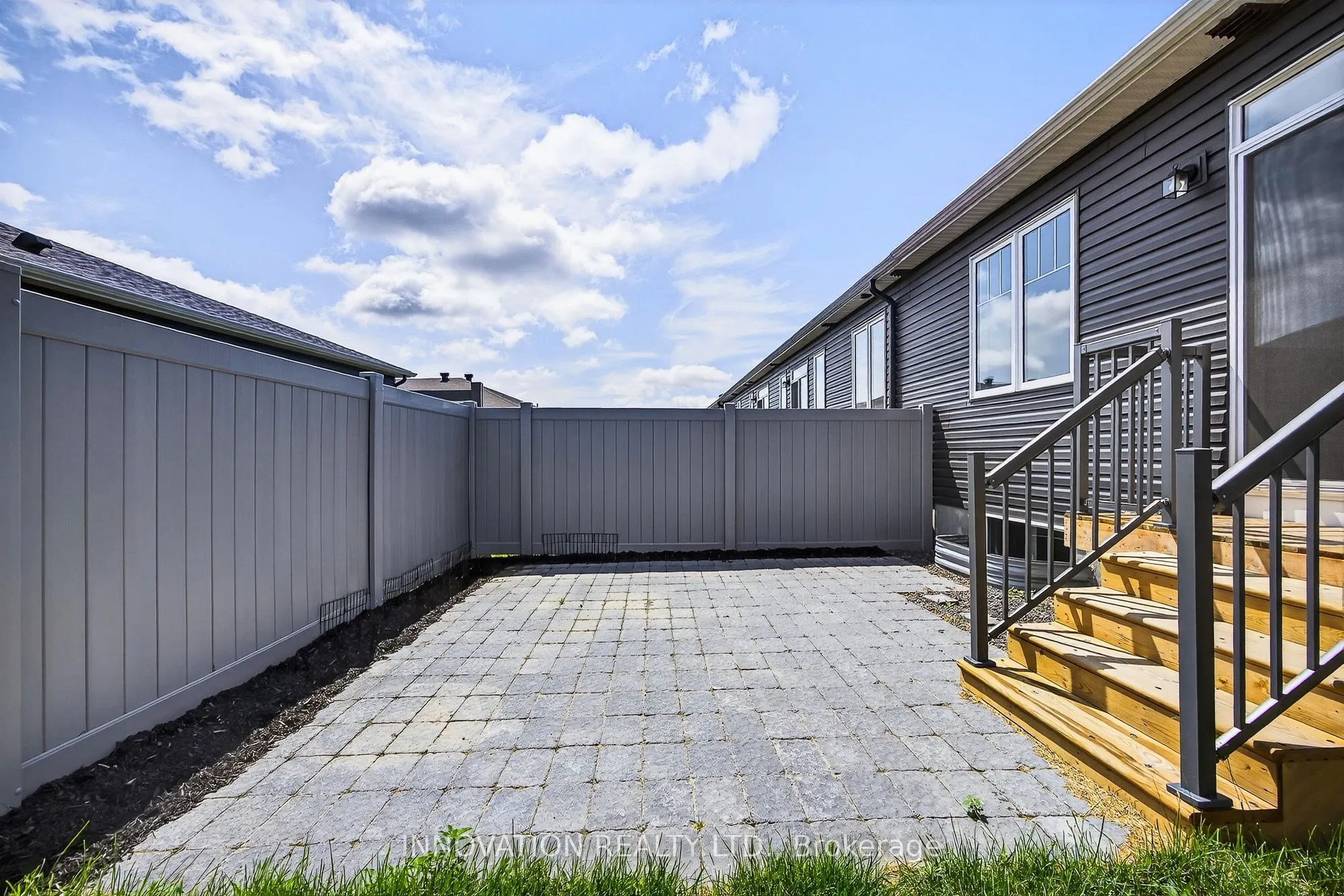814 Companion Crescent