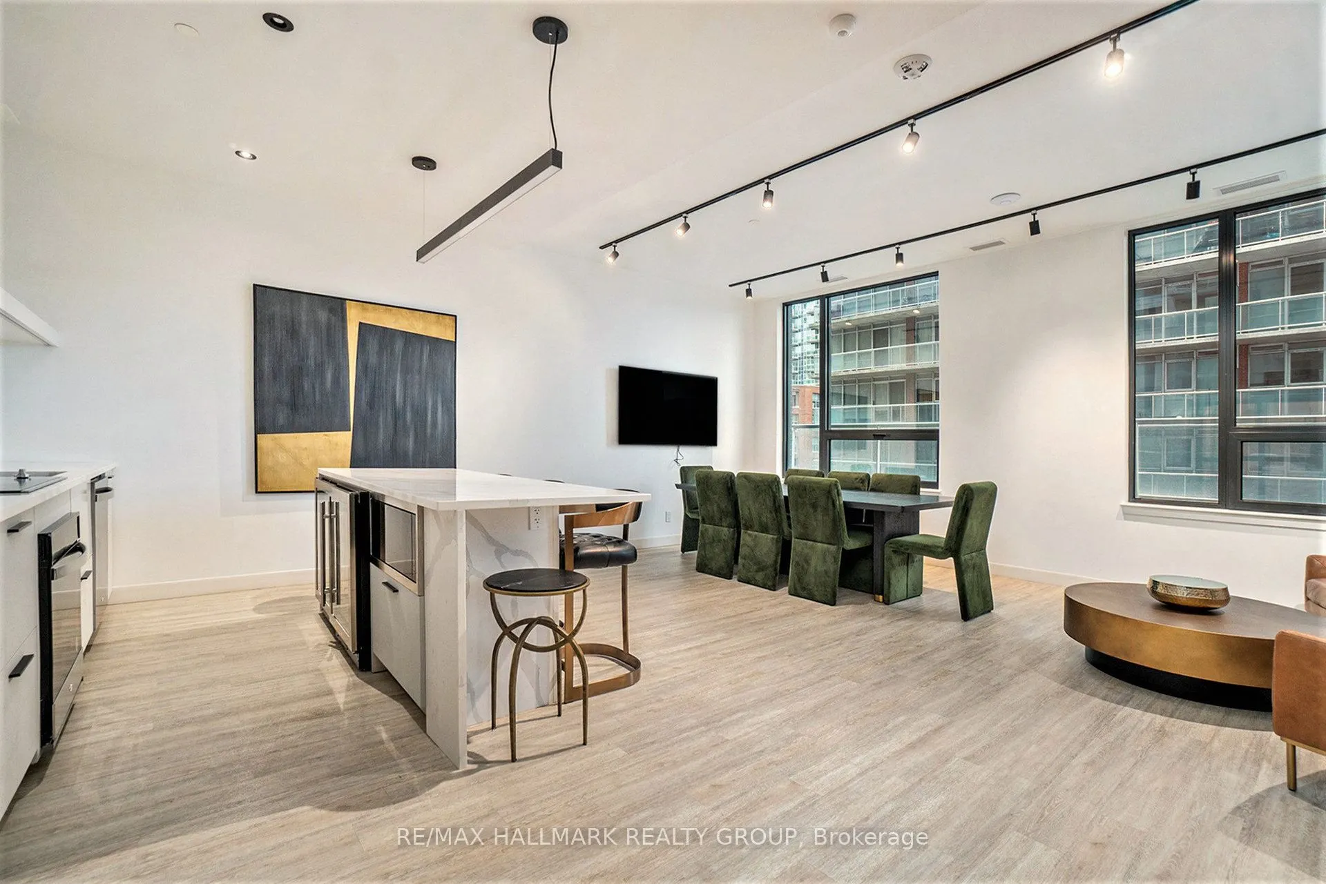 180 George Street, #408