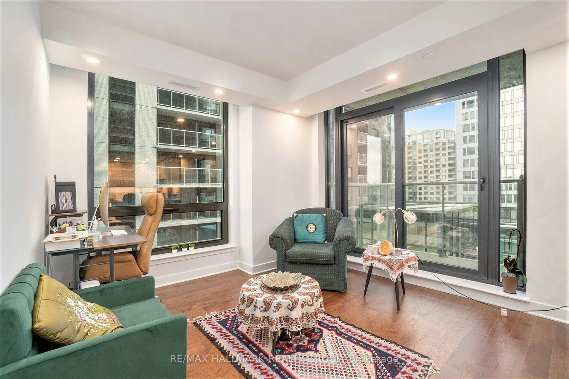 180 George Street, #408