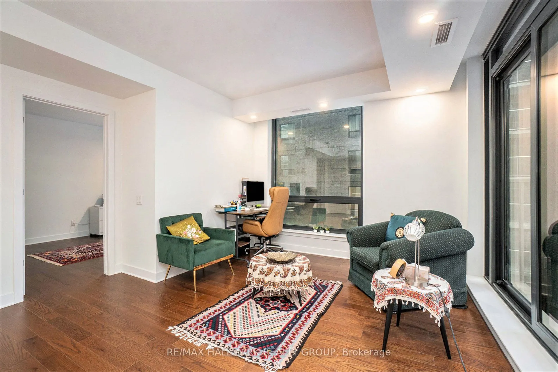 180 George Street, #408