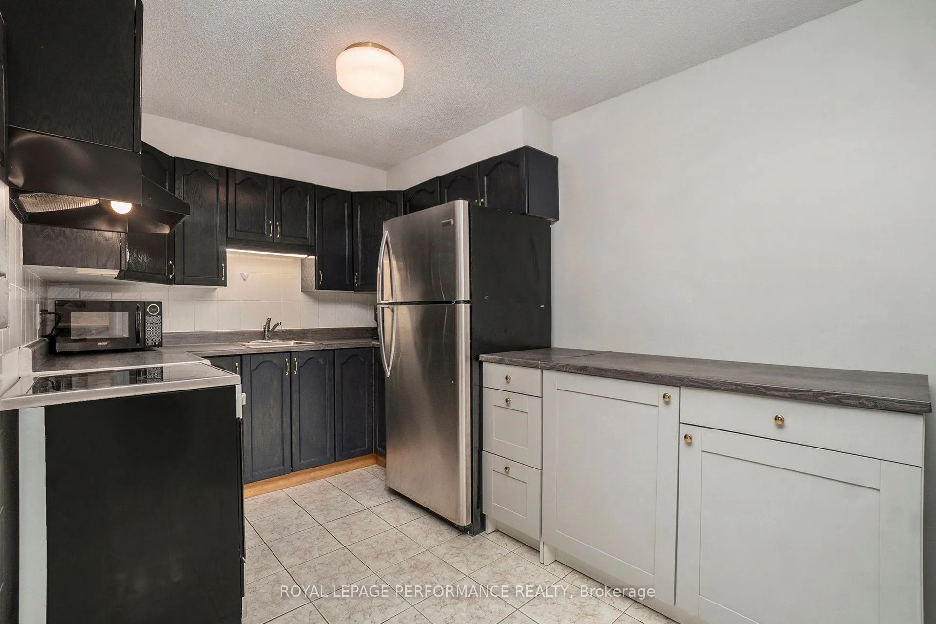 158A McArthur Avenue, #1806