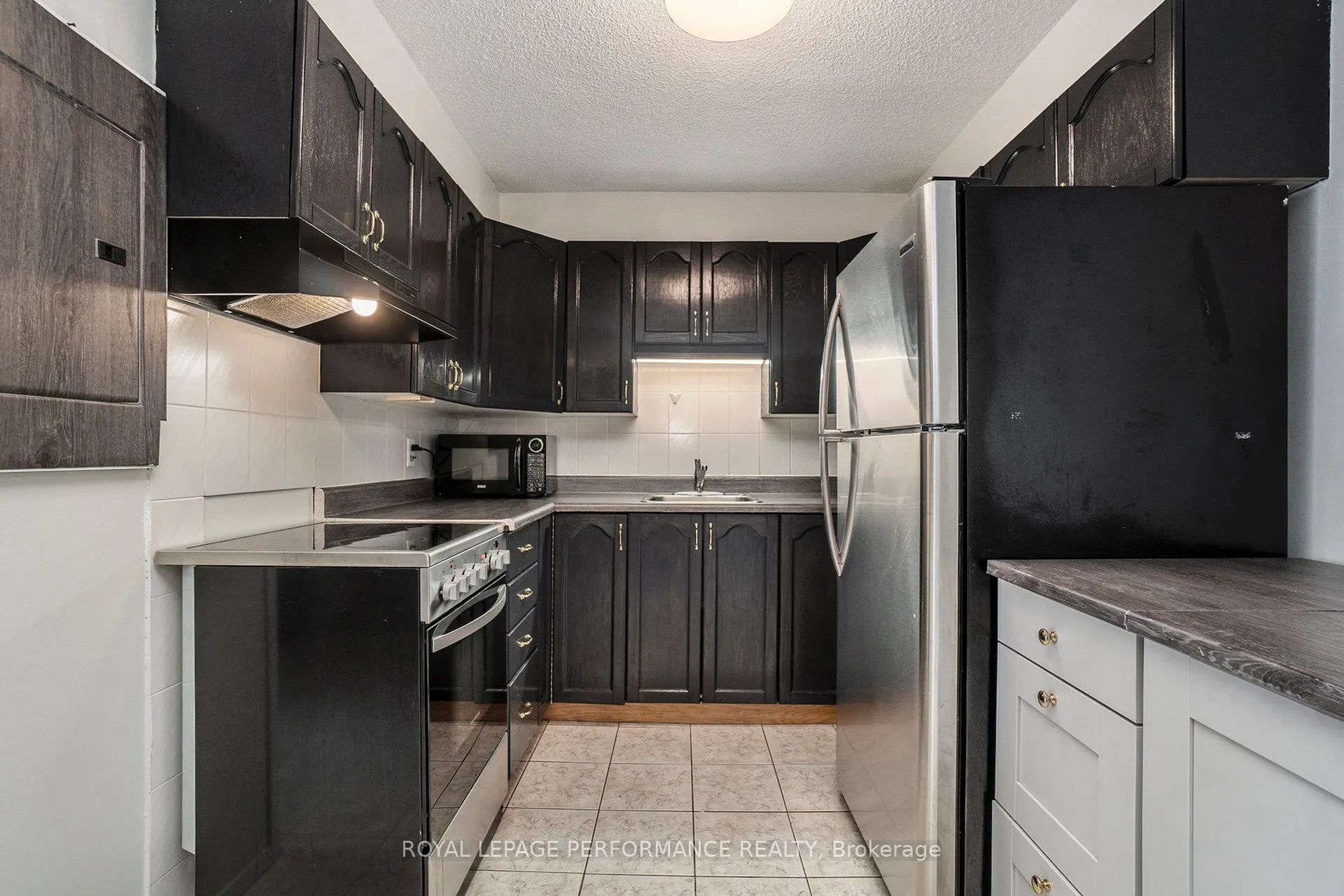 158A McArthur Avenue, #1806