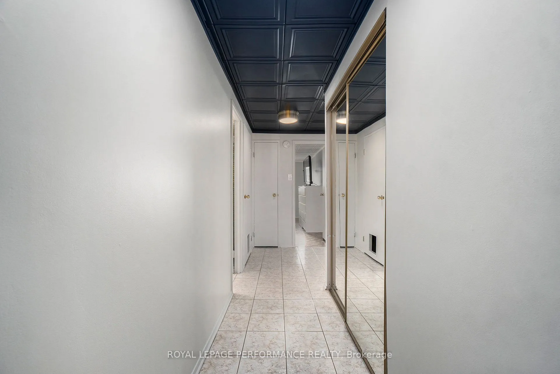 158A McArthur Avenue, #1806