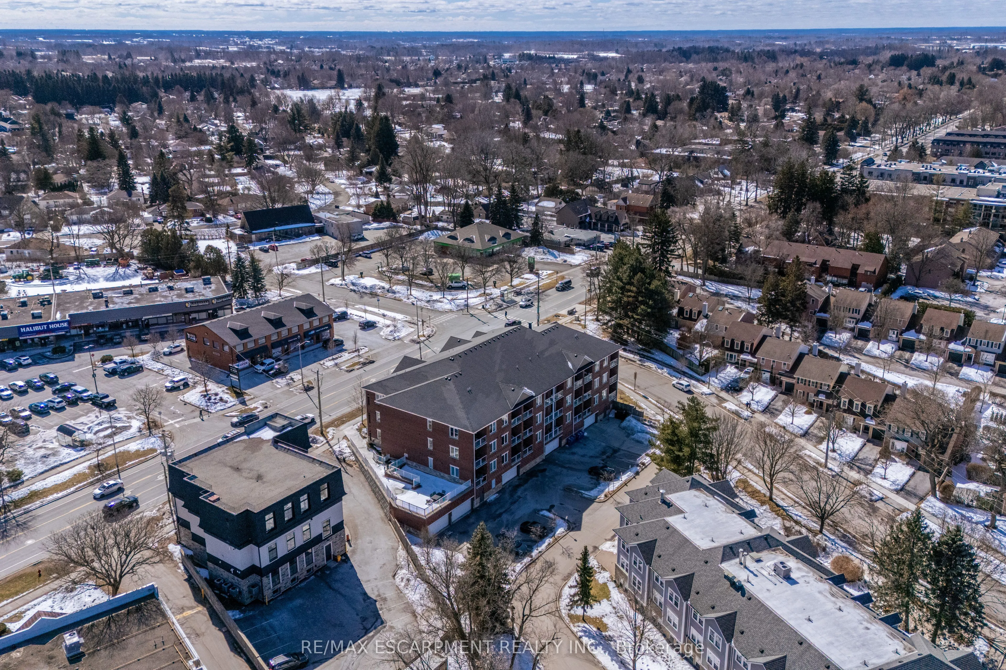 95 Wilson Street W, #204