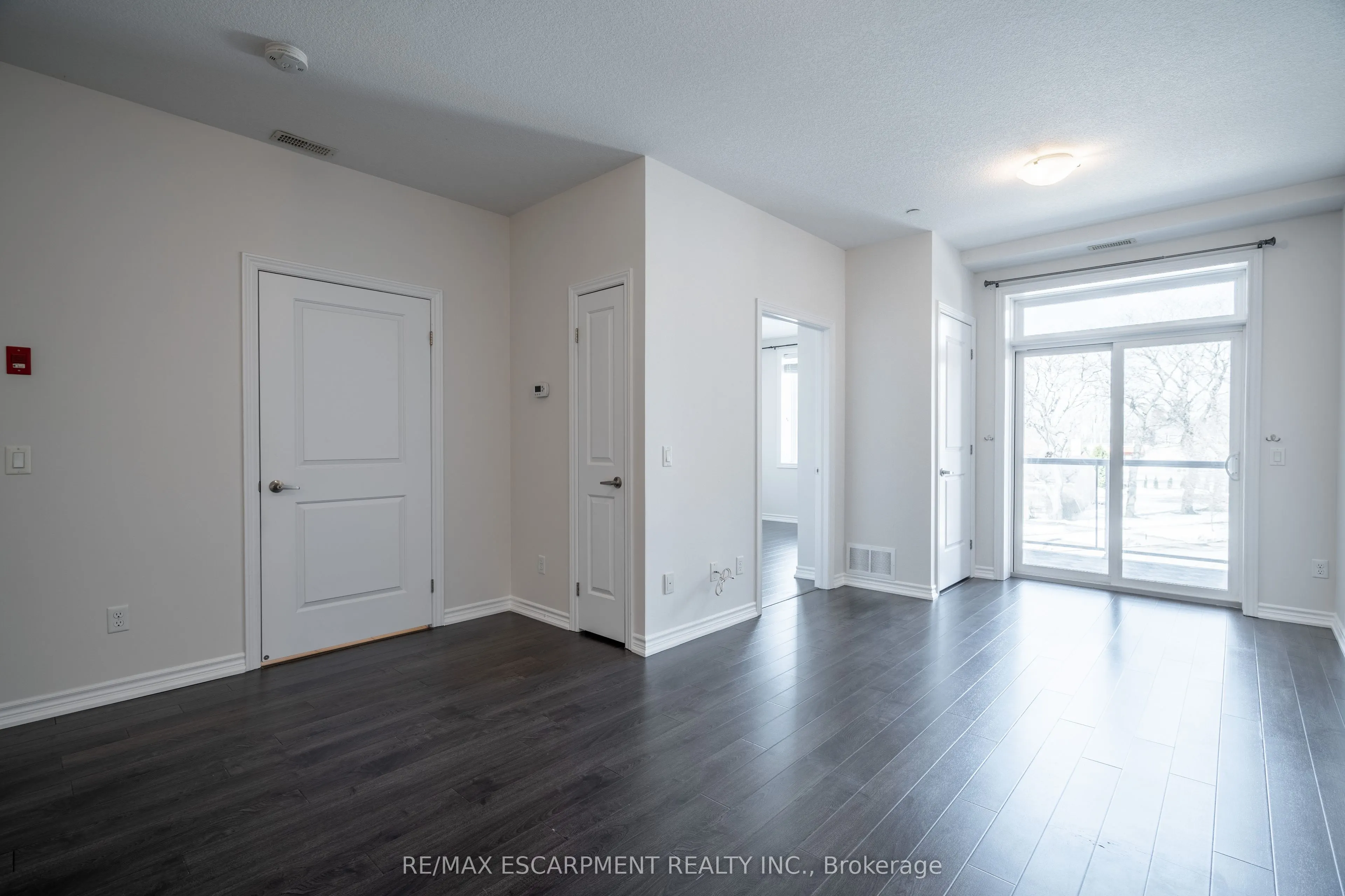 95 Wilson Street W, #204