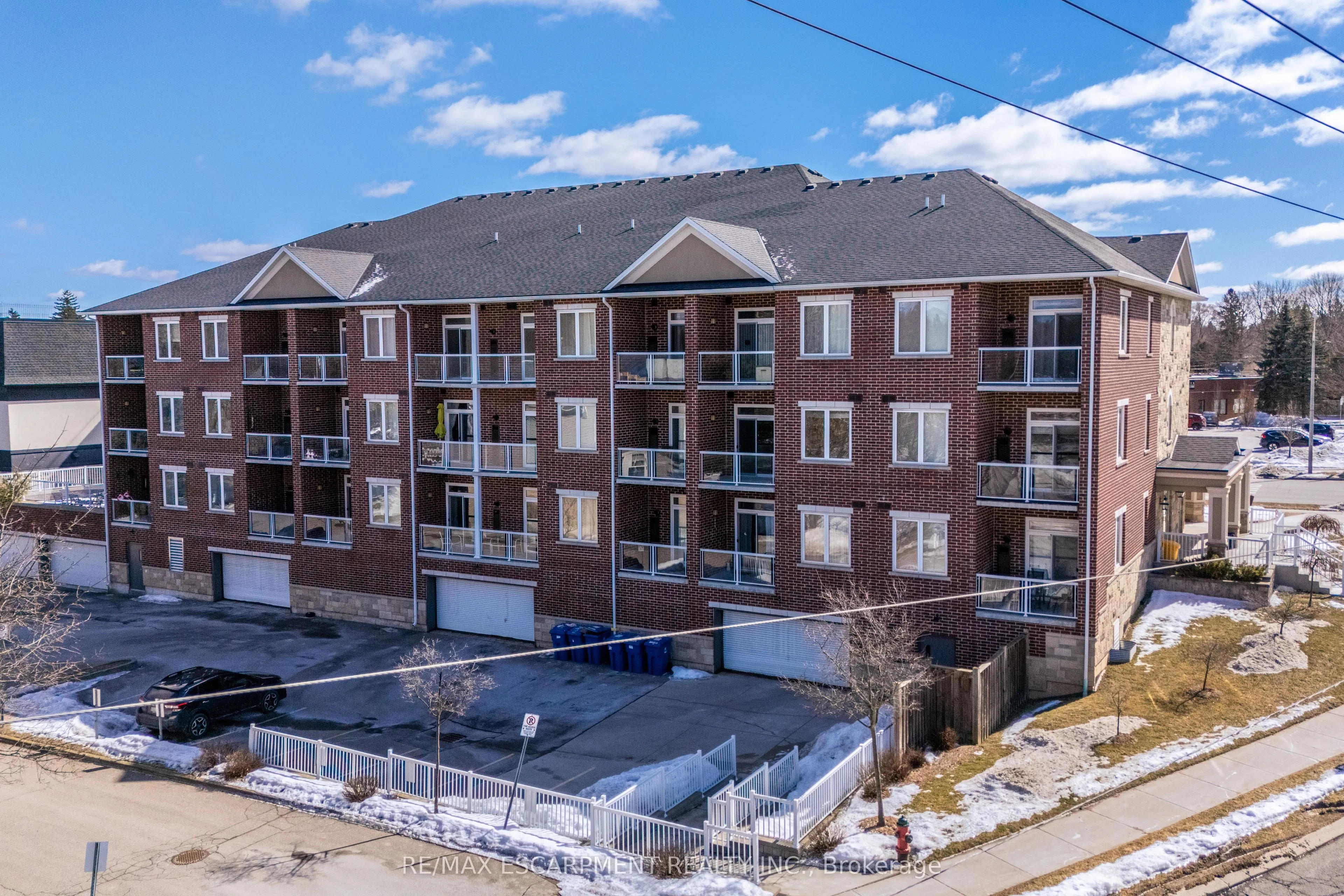 95 Wilson Street W, #204