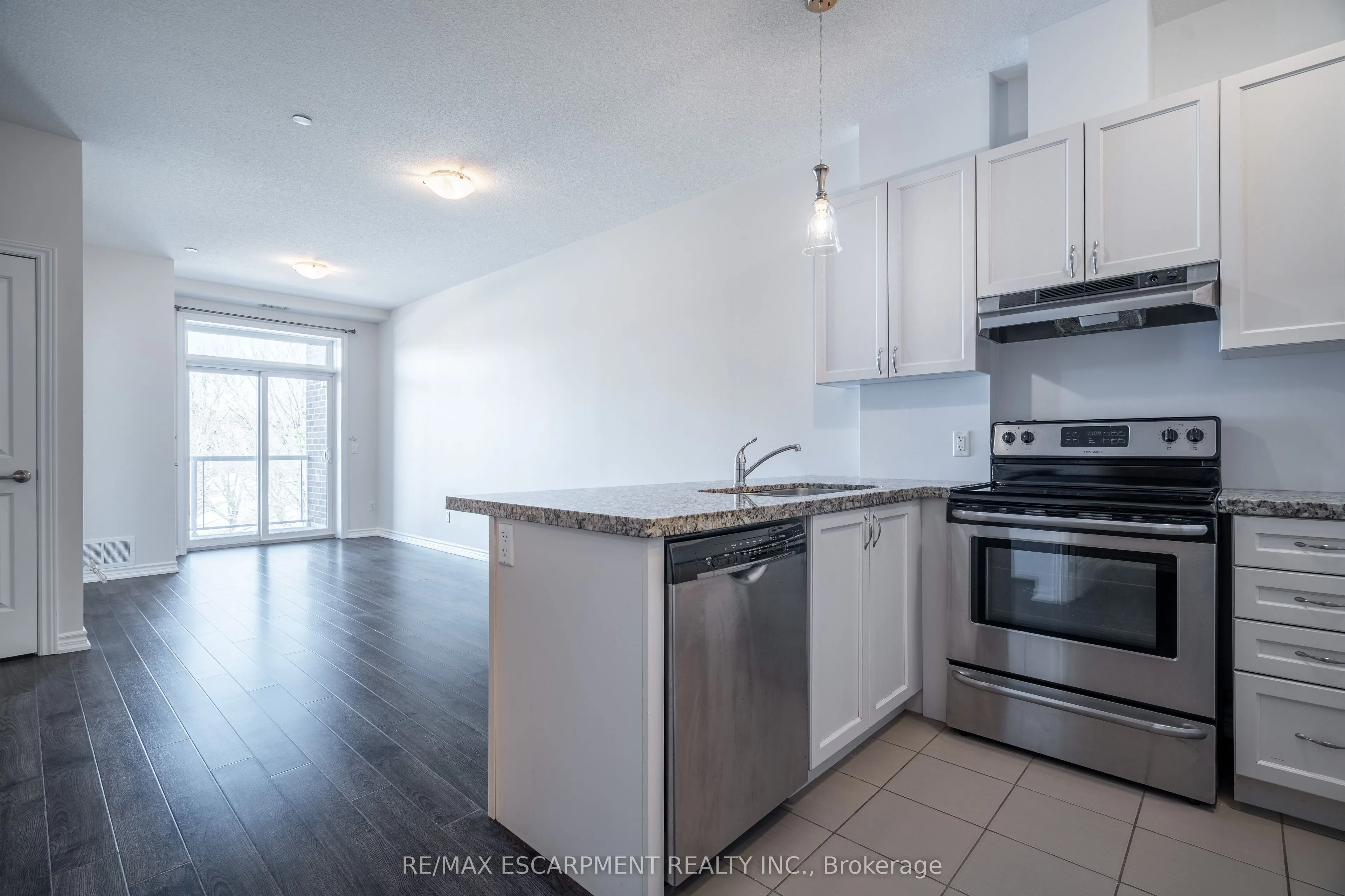 95 Wilson Street W, #204