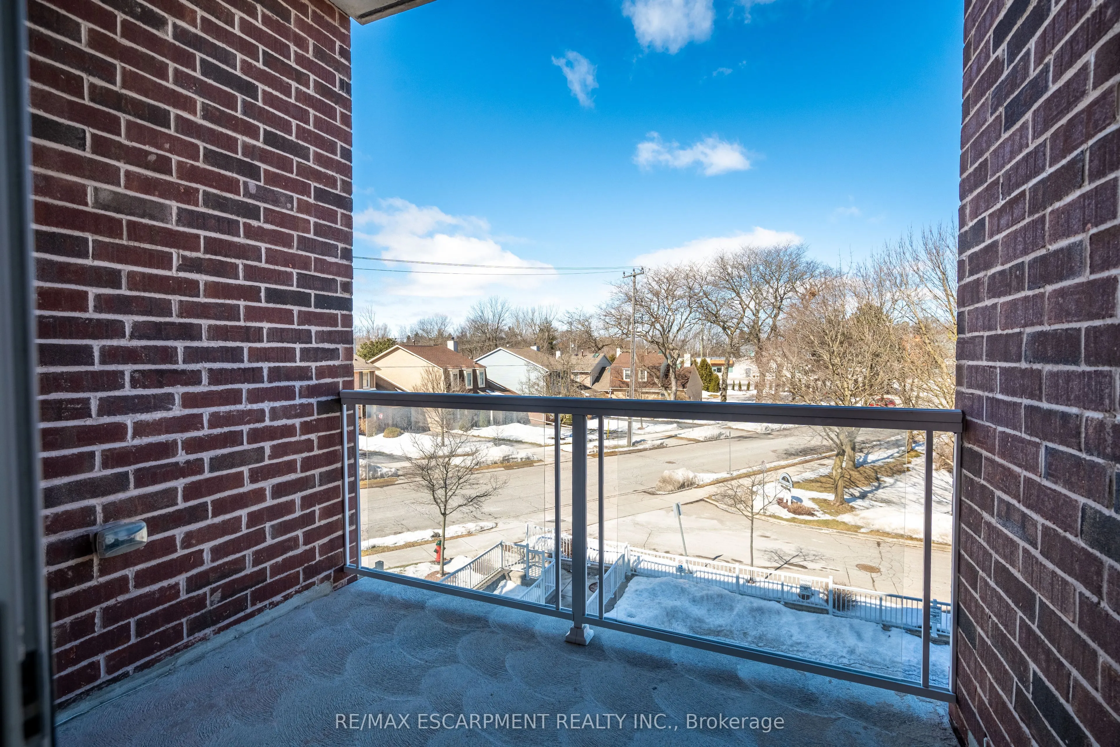 95 Wilson Street W, #204