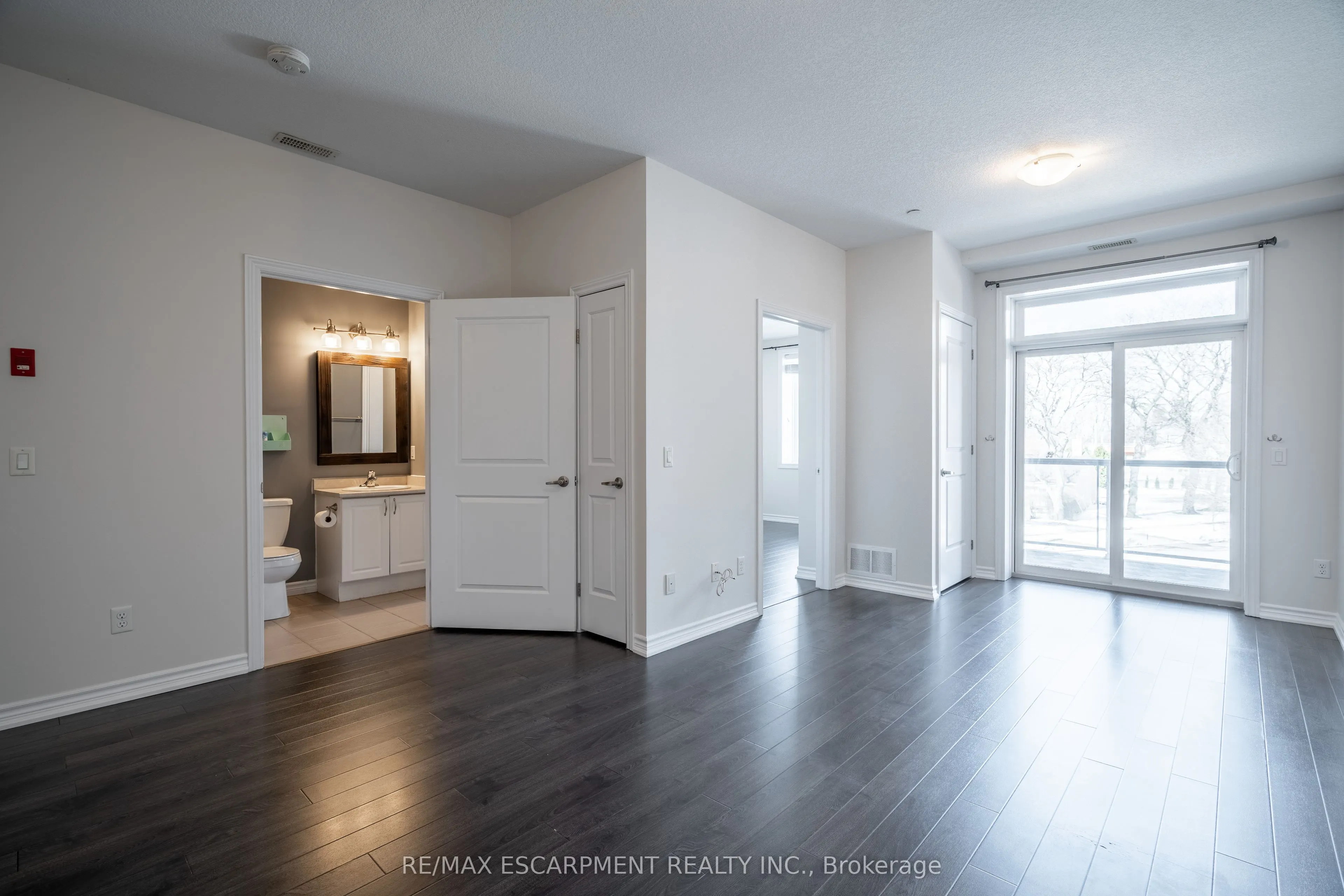 95 Wilson Street W, #204