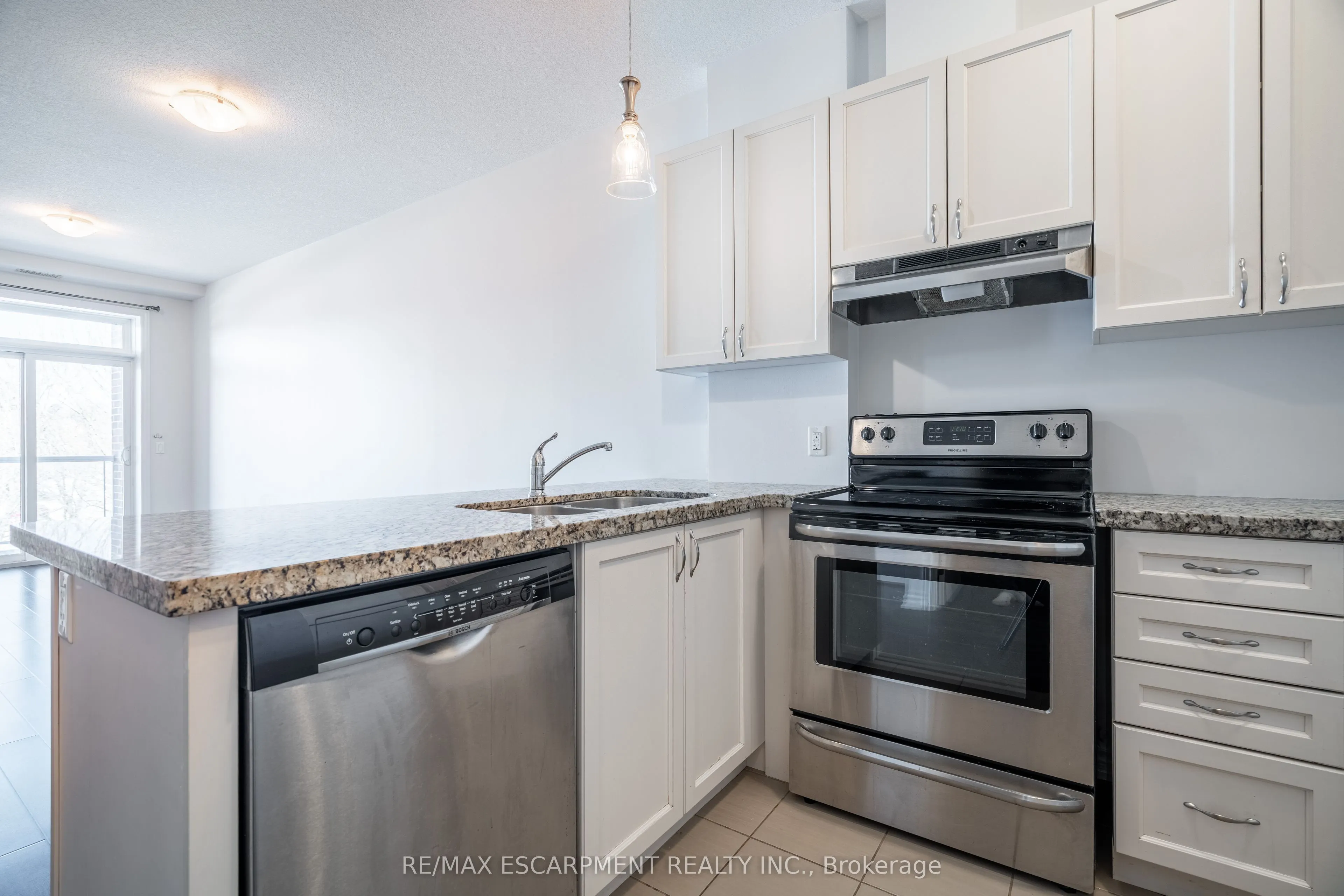 95 Wilson Street W, #204