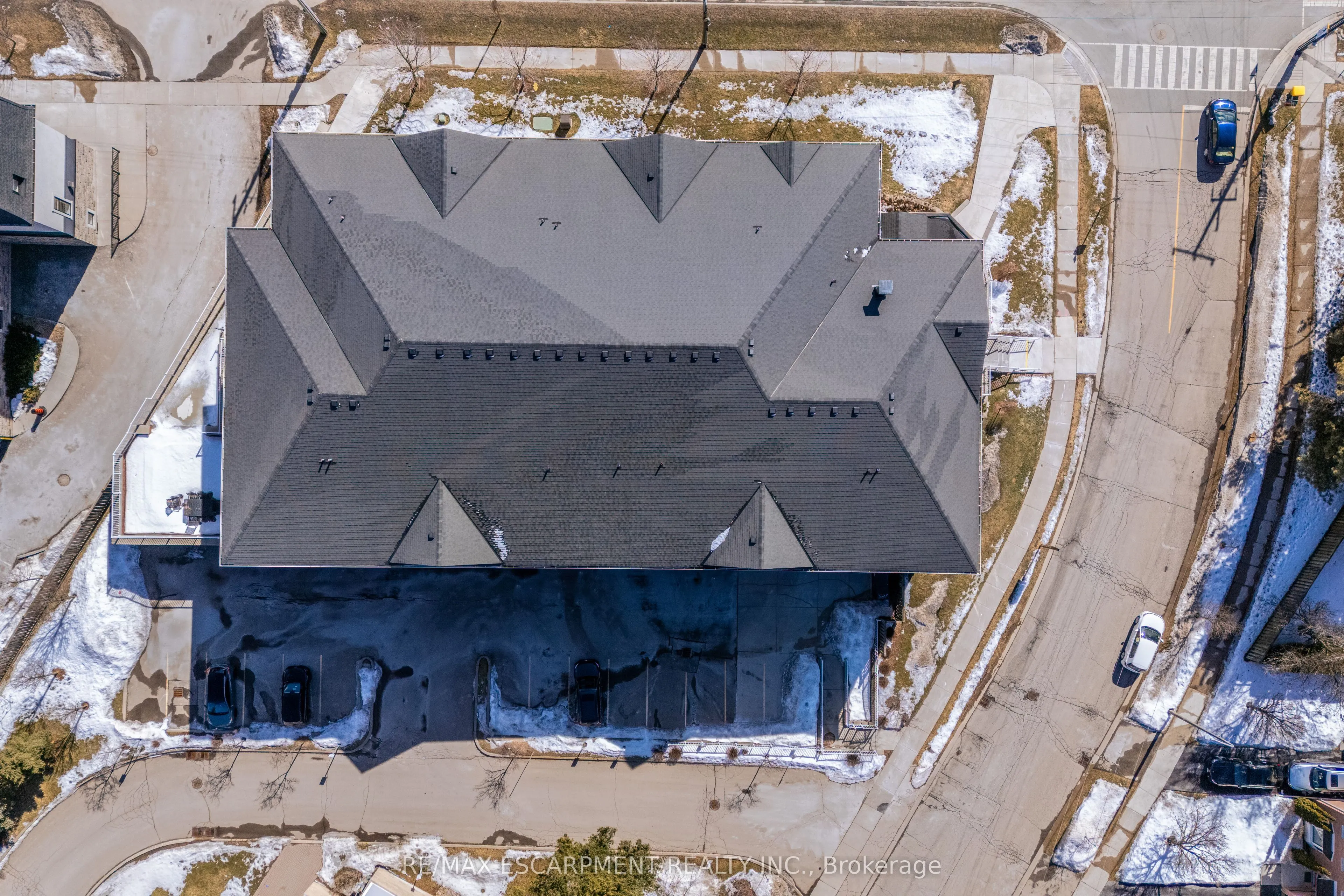 95 Wilson Street W, #204