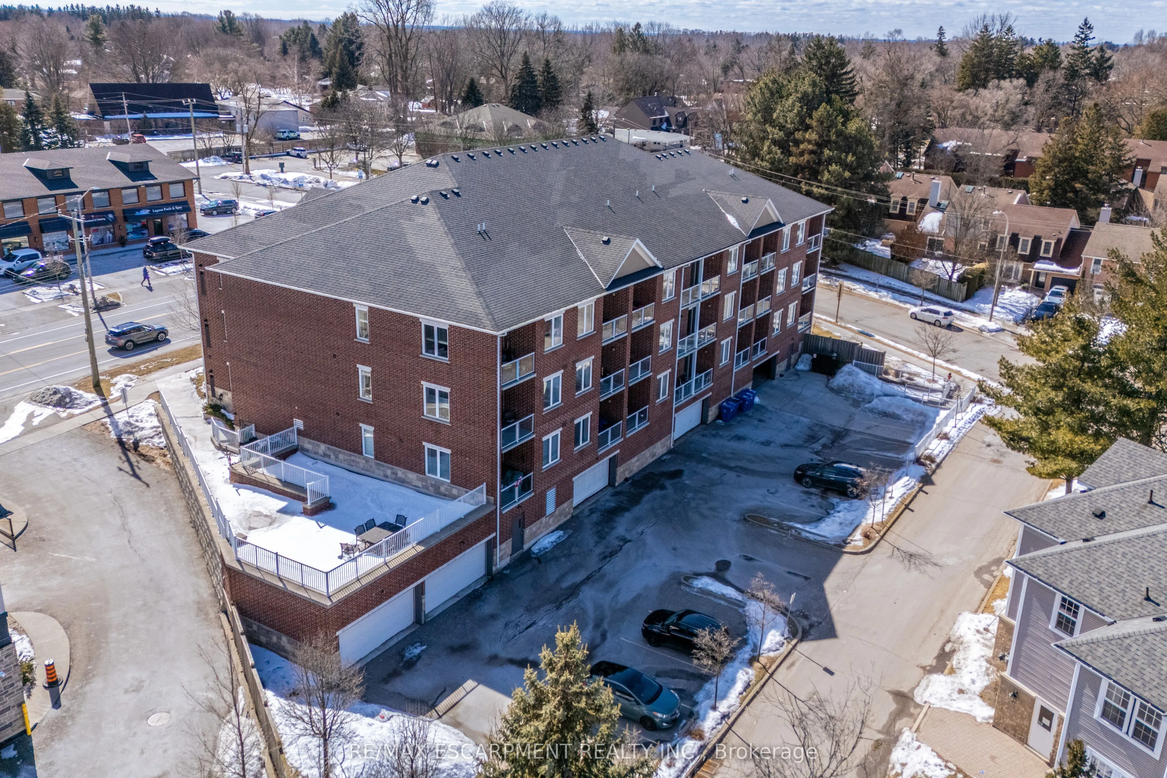 95 Wilson Street W, #204