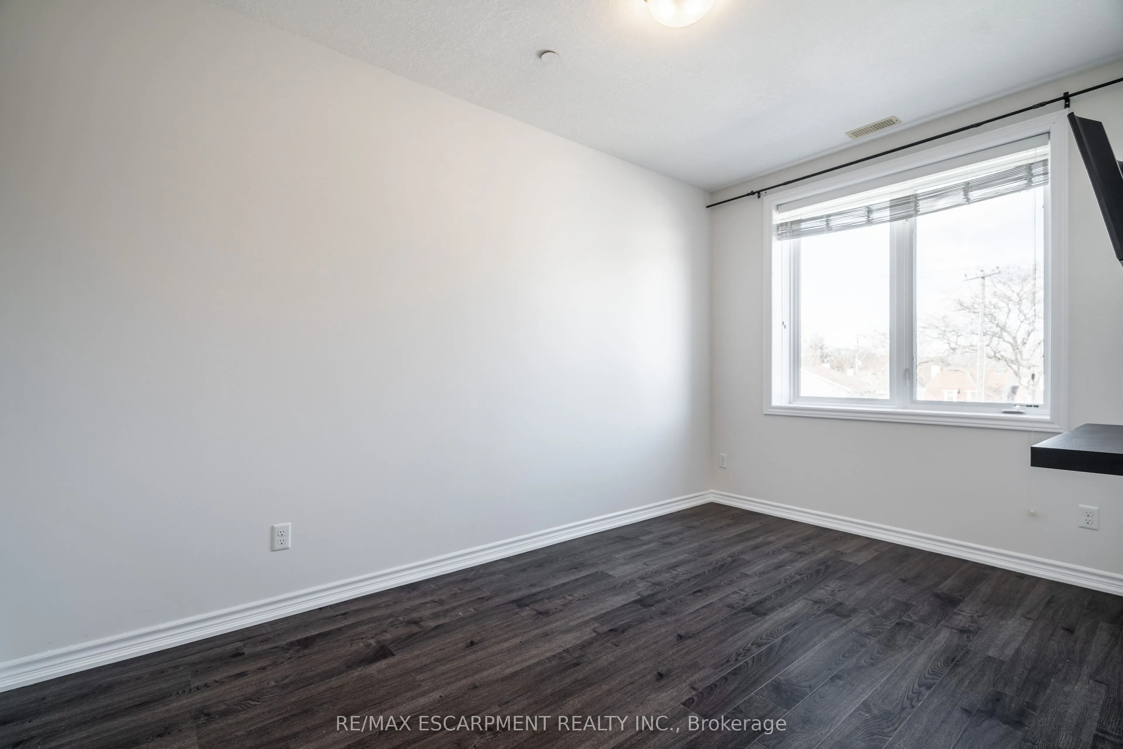95 Wilson Street W, #204