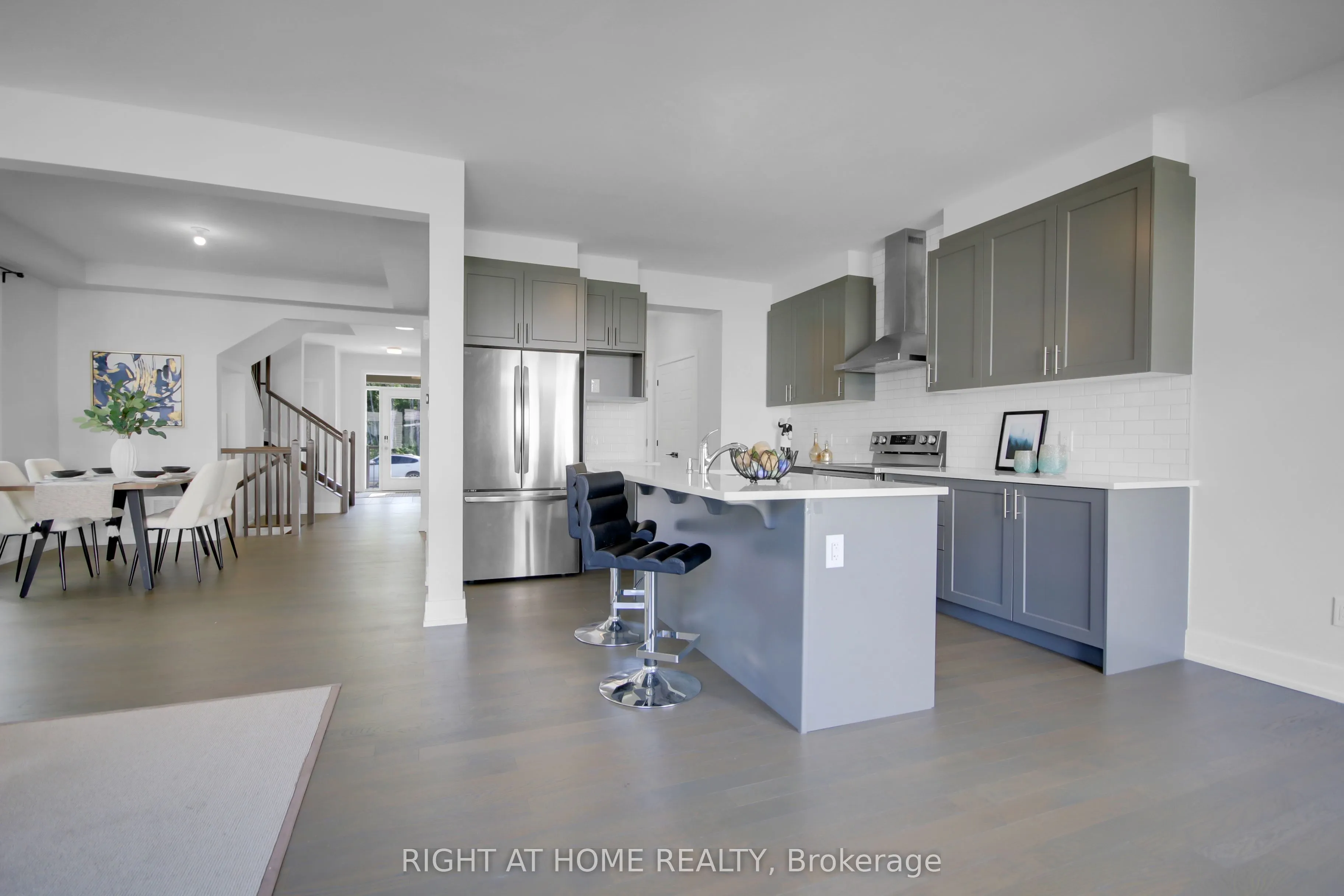 831 Derreen Avenue
