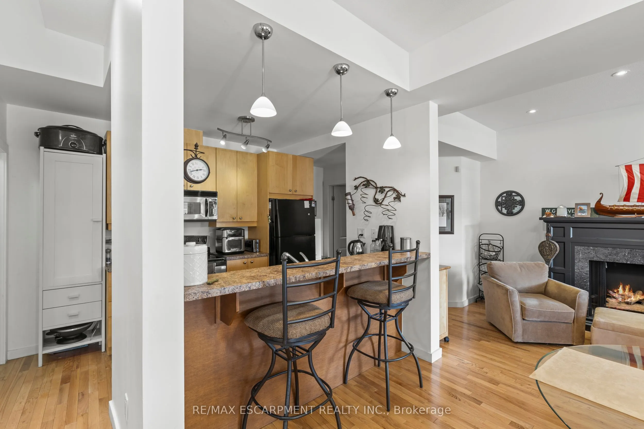 49 Ontario Street, #1