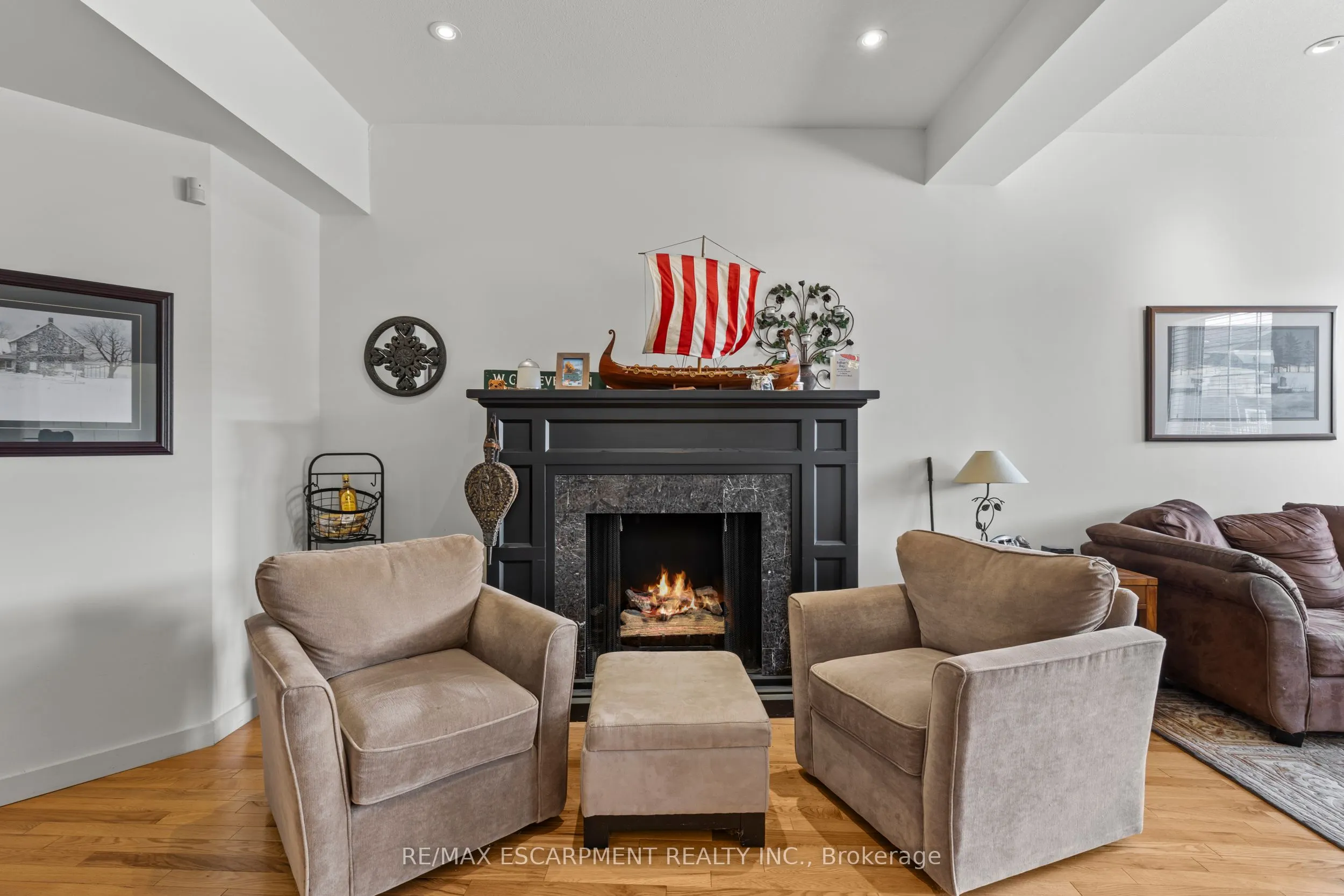 49 Ontario Street, #1