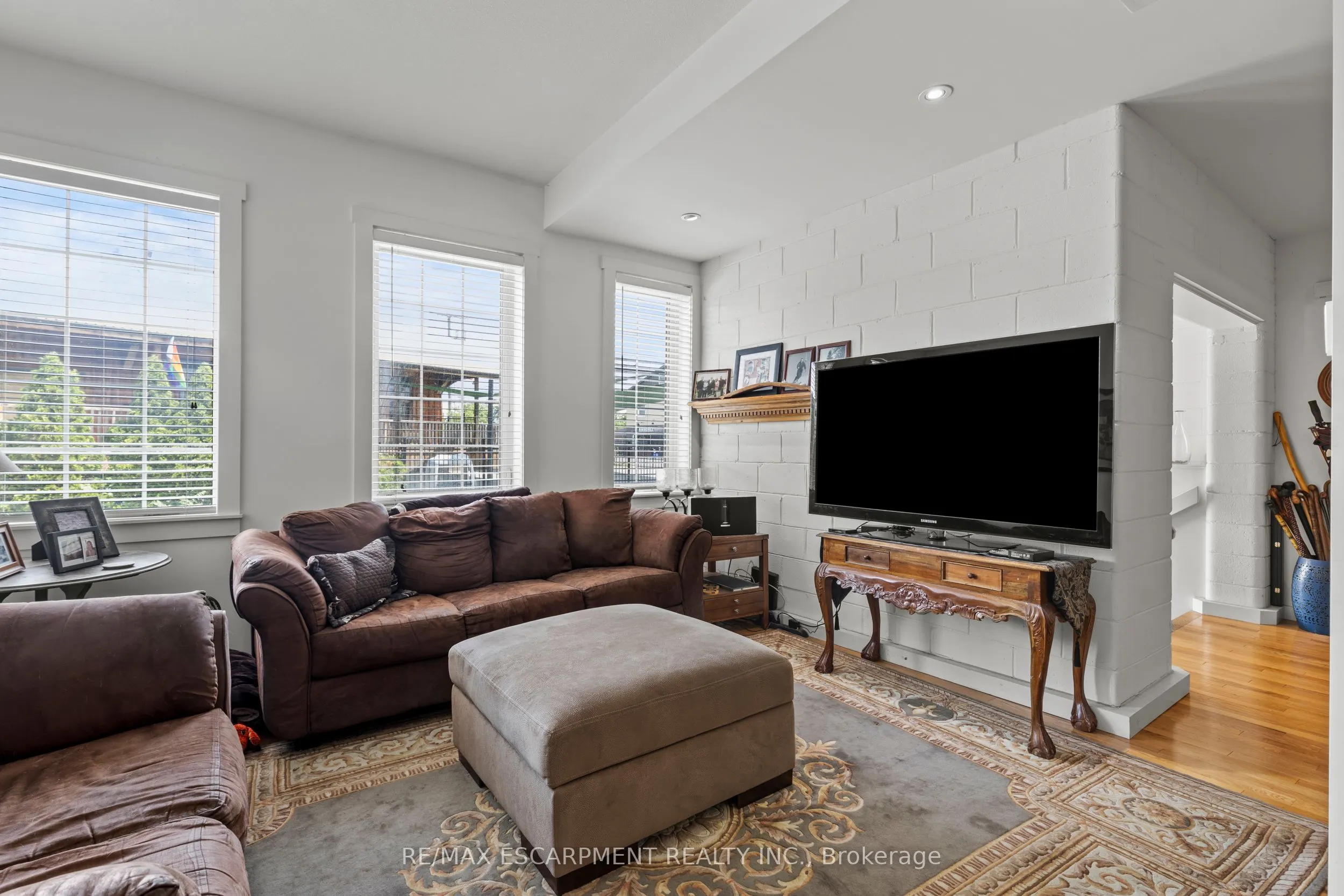 49 Ontario Street, #1