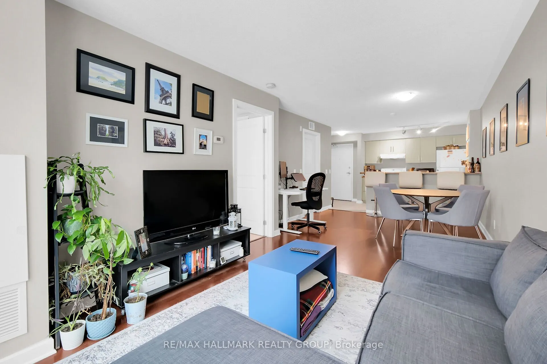 138 Somerset Street W, #209