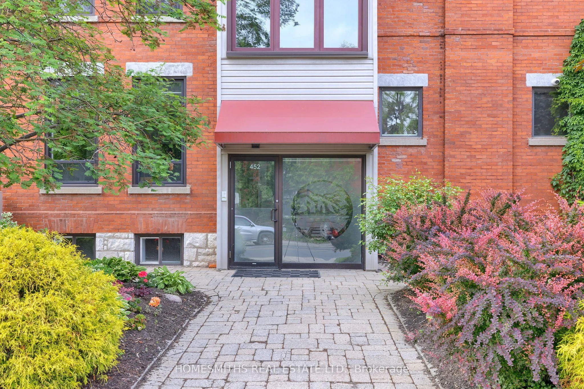 452 CHARLOTTE Street