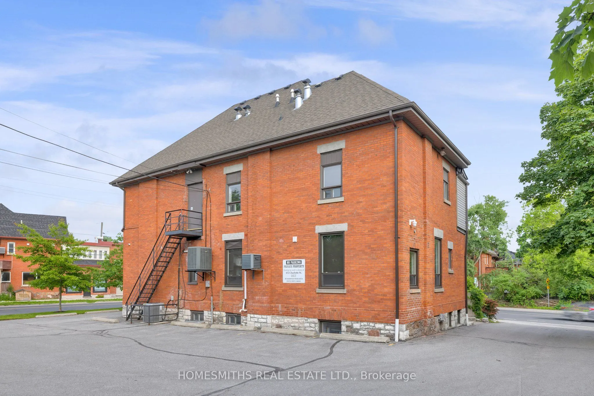 452 CHARLOTTE Street