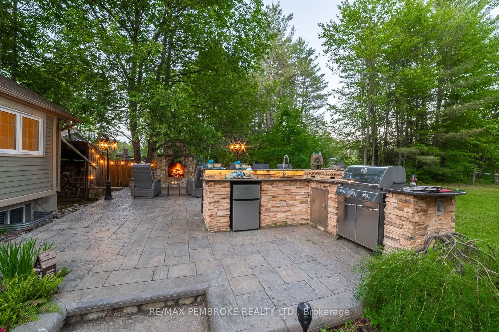 559 Black Bay Road