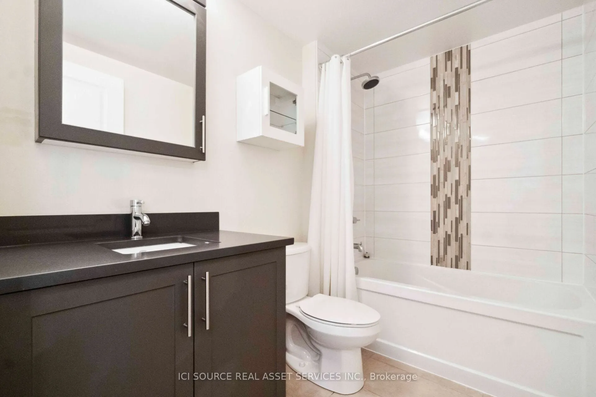 195 Besserer Street, #1708