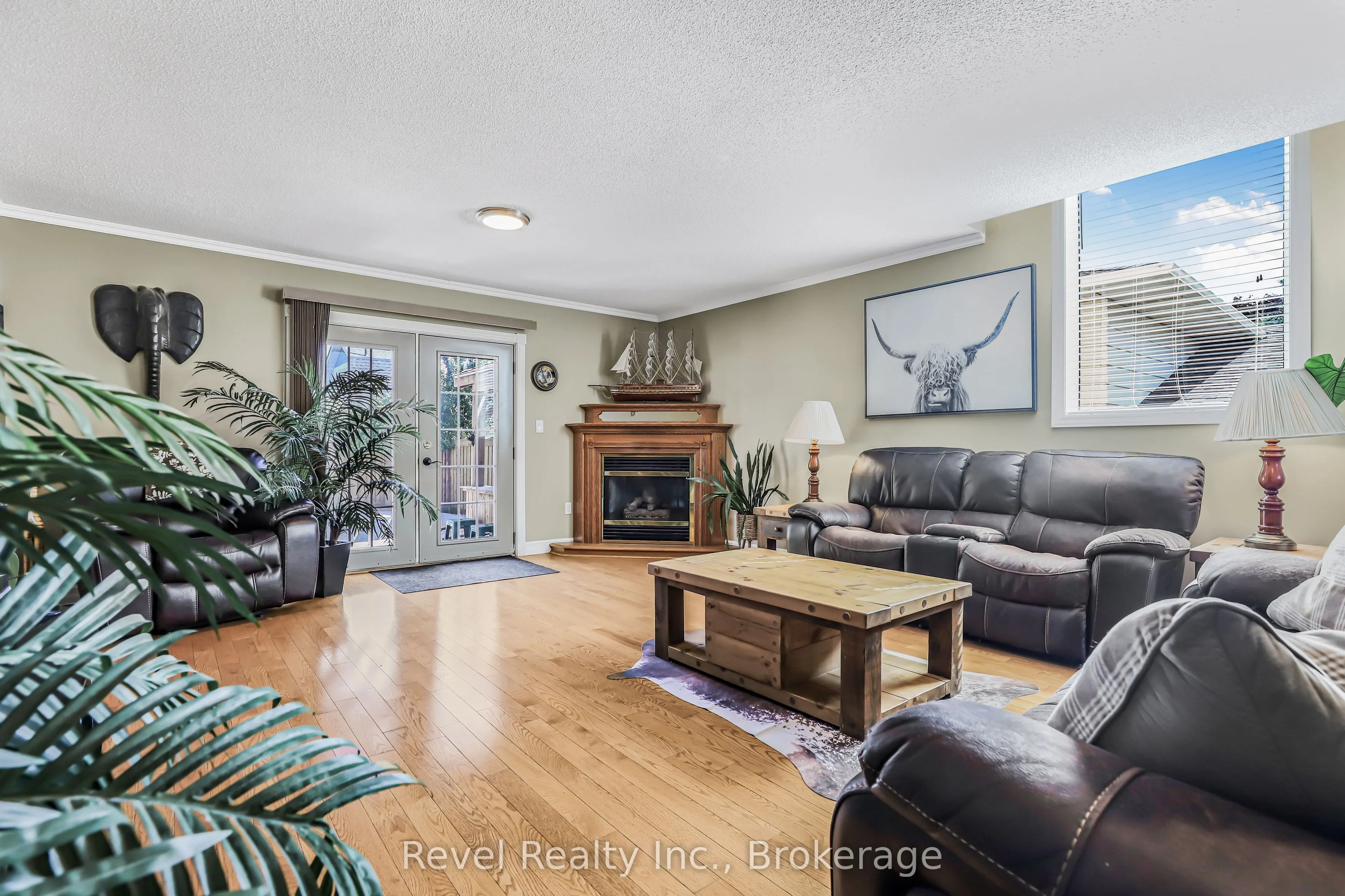 786 8th Street E