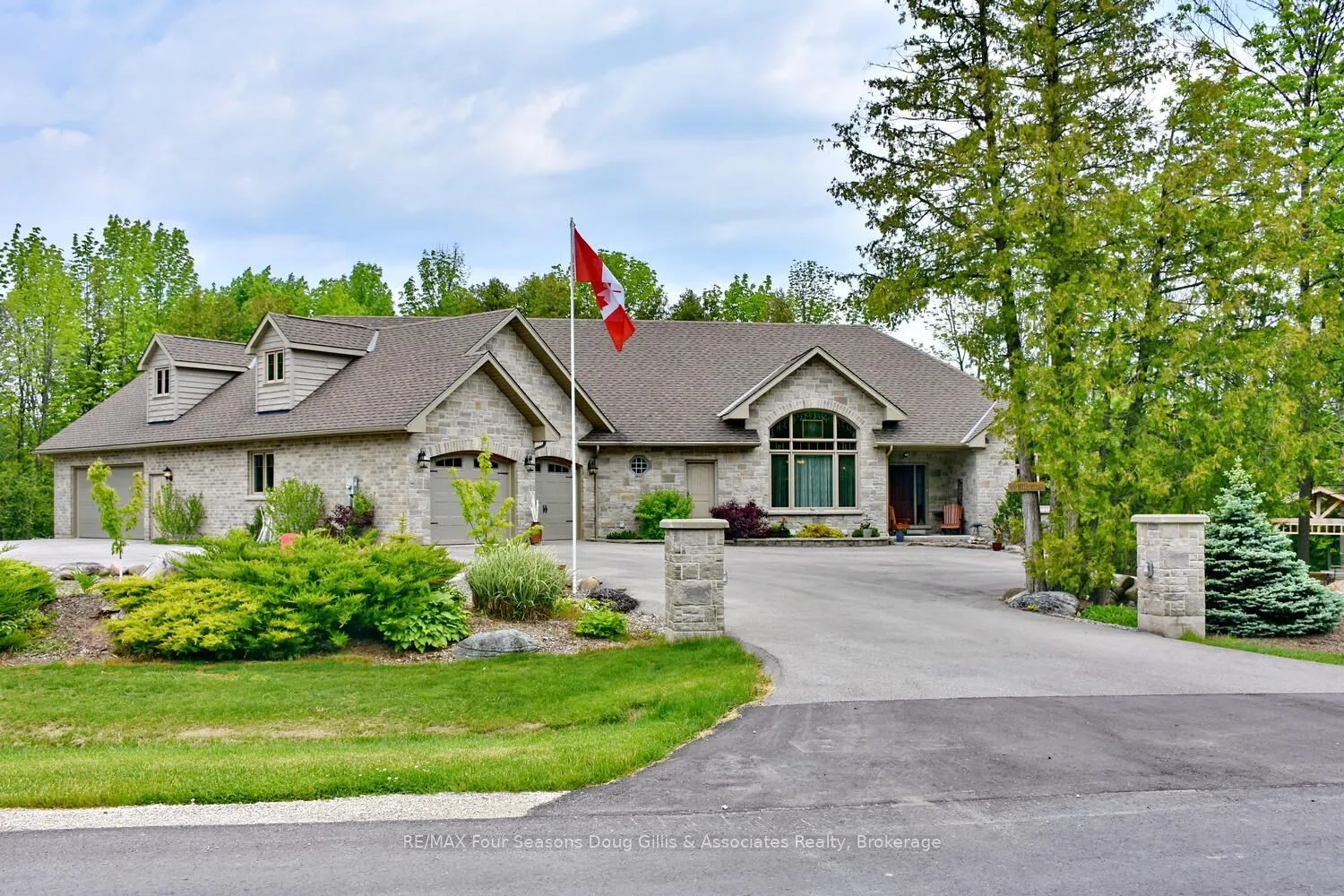 135 Algonquin Drive