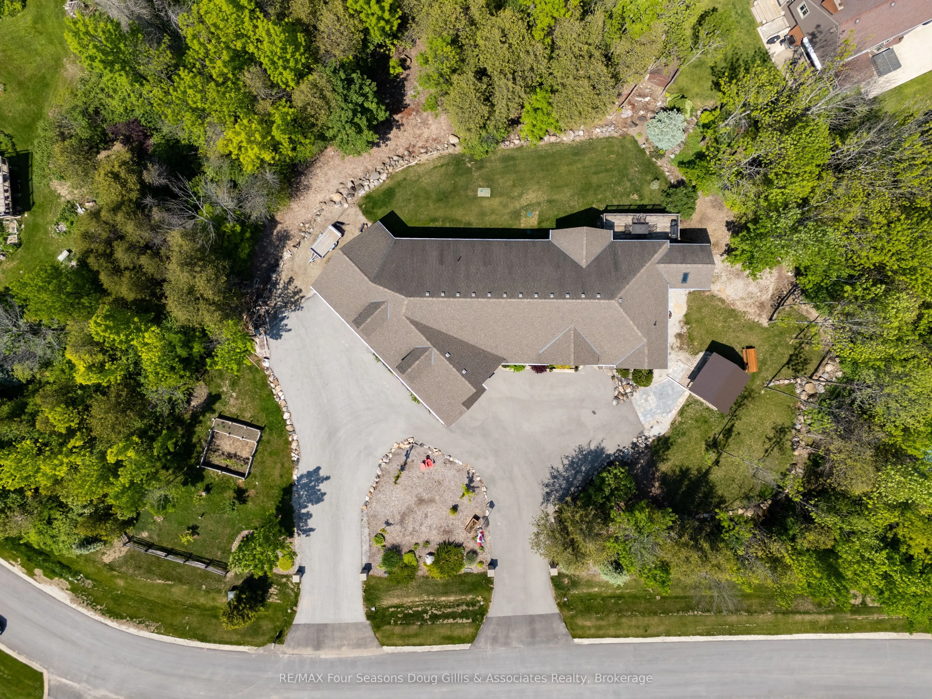 135 Algonquin Drive