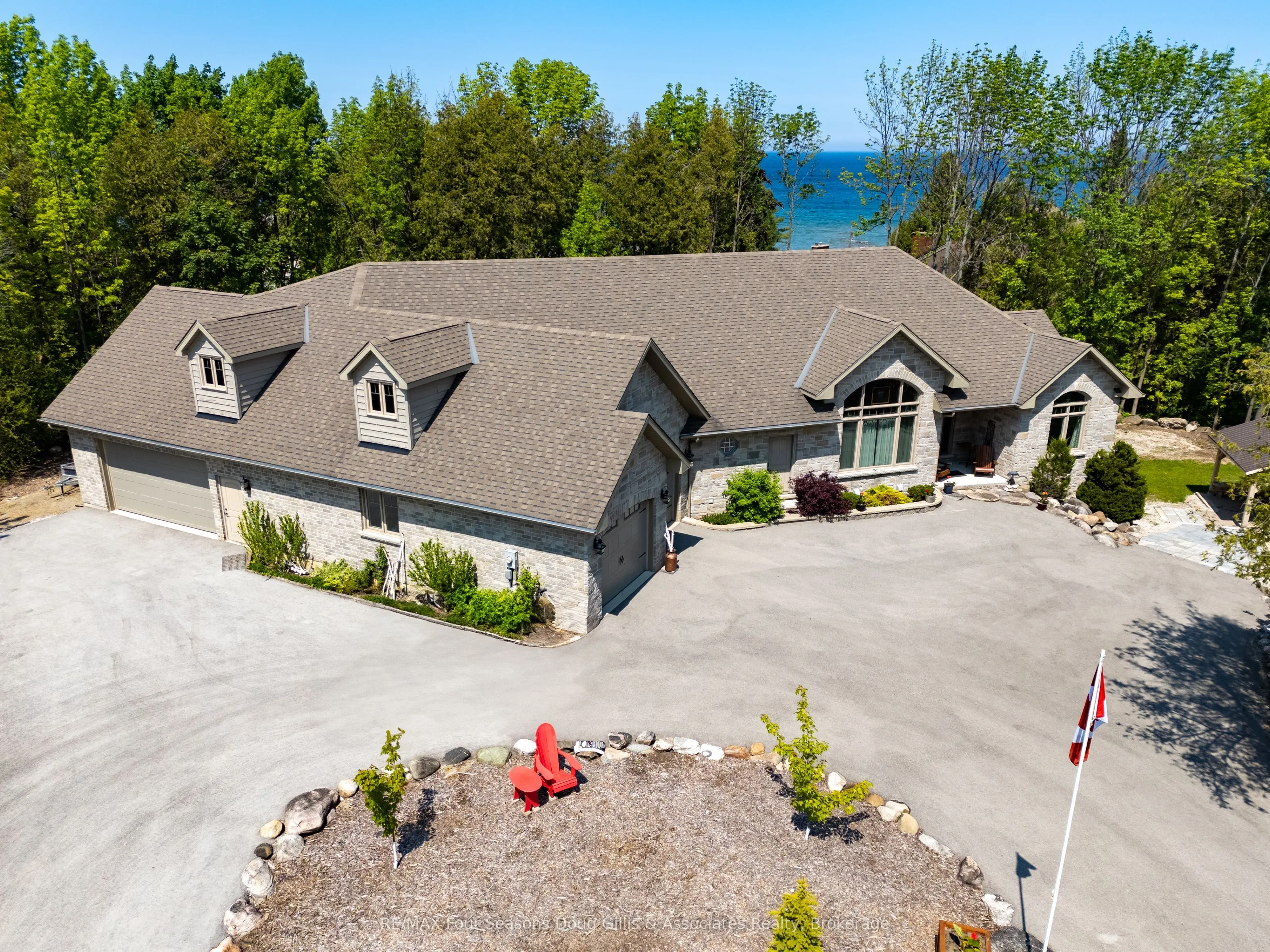 135 Algonquin Drive