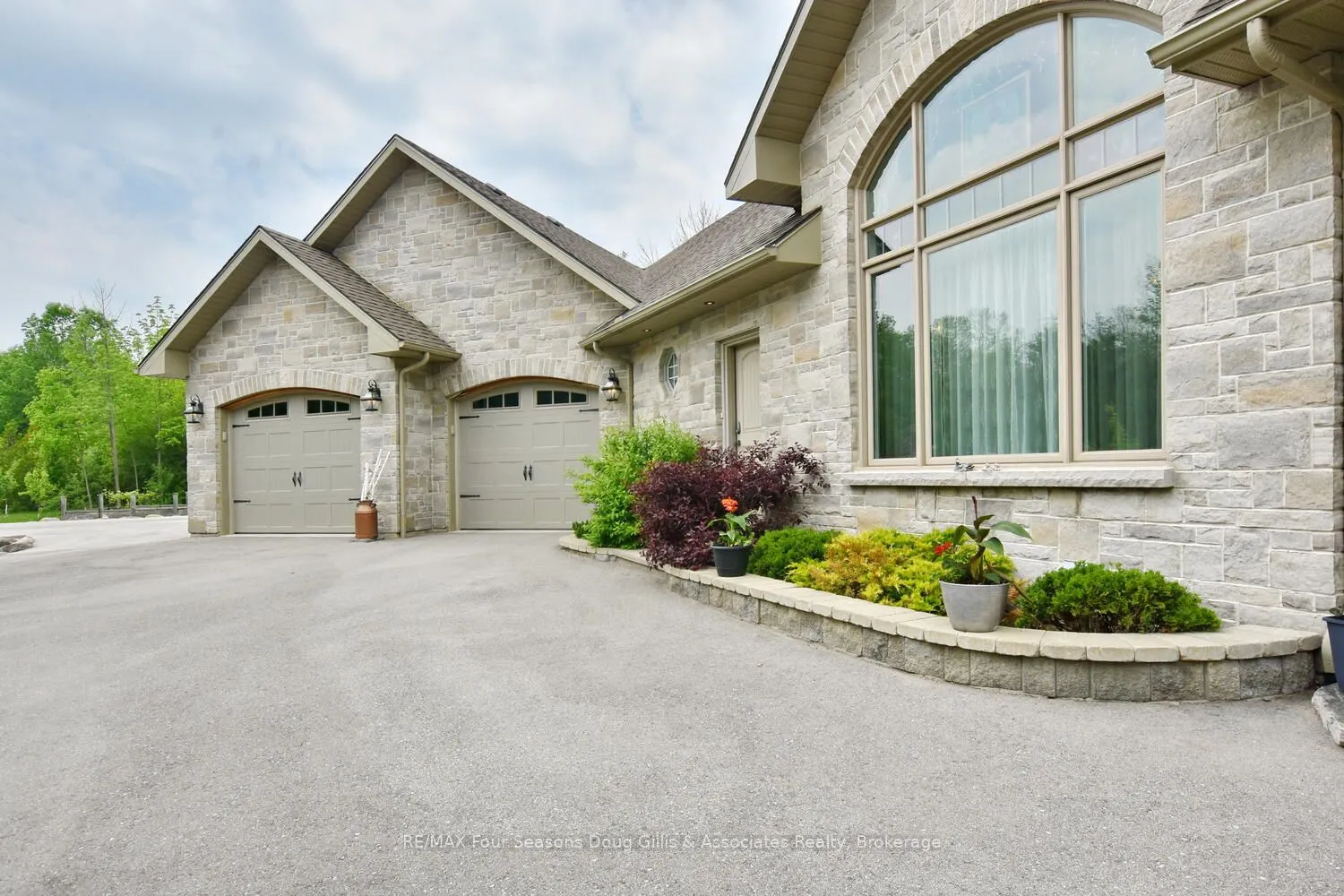 135 Algonquin Drive