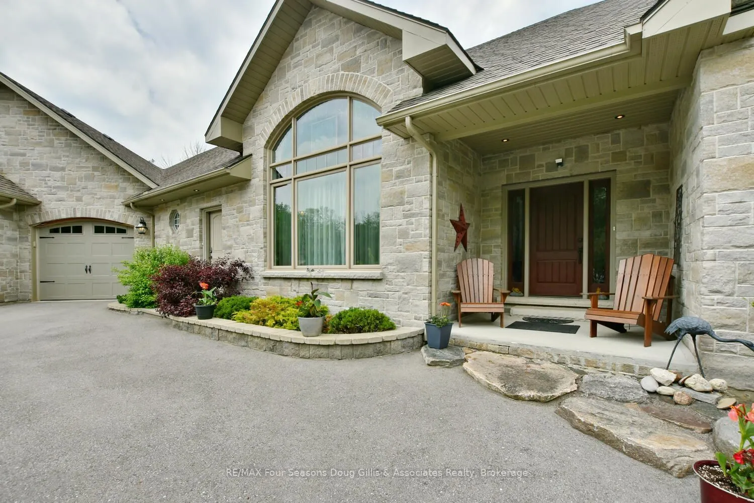 135 Algonquin Drive