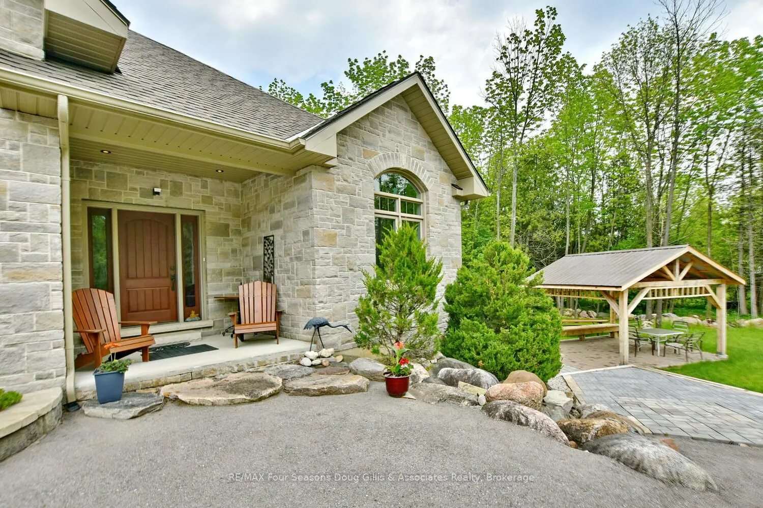135 Algonquin Drive