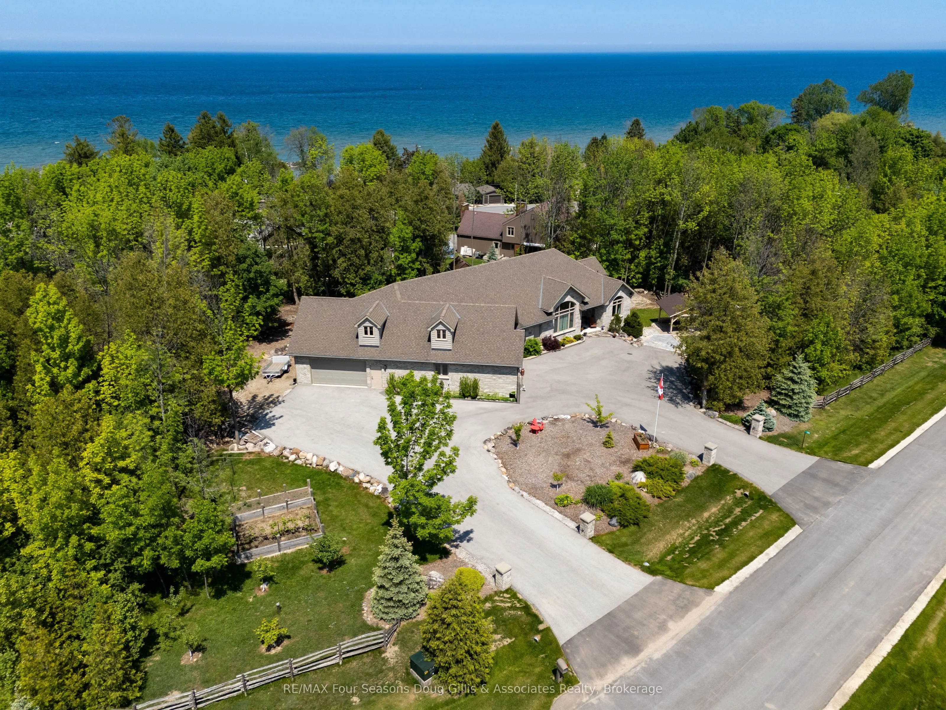 135 Algonquin Drive