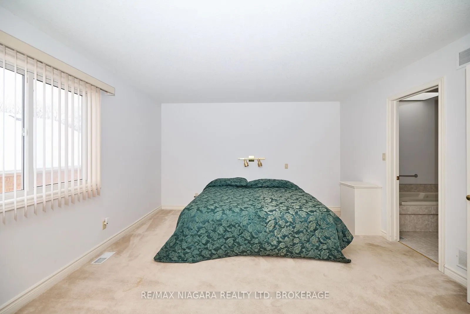 6869 Imperial Court