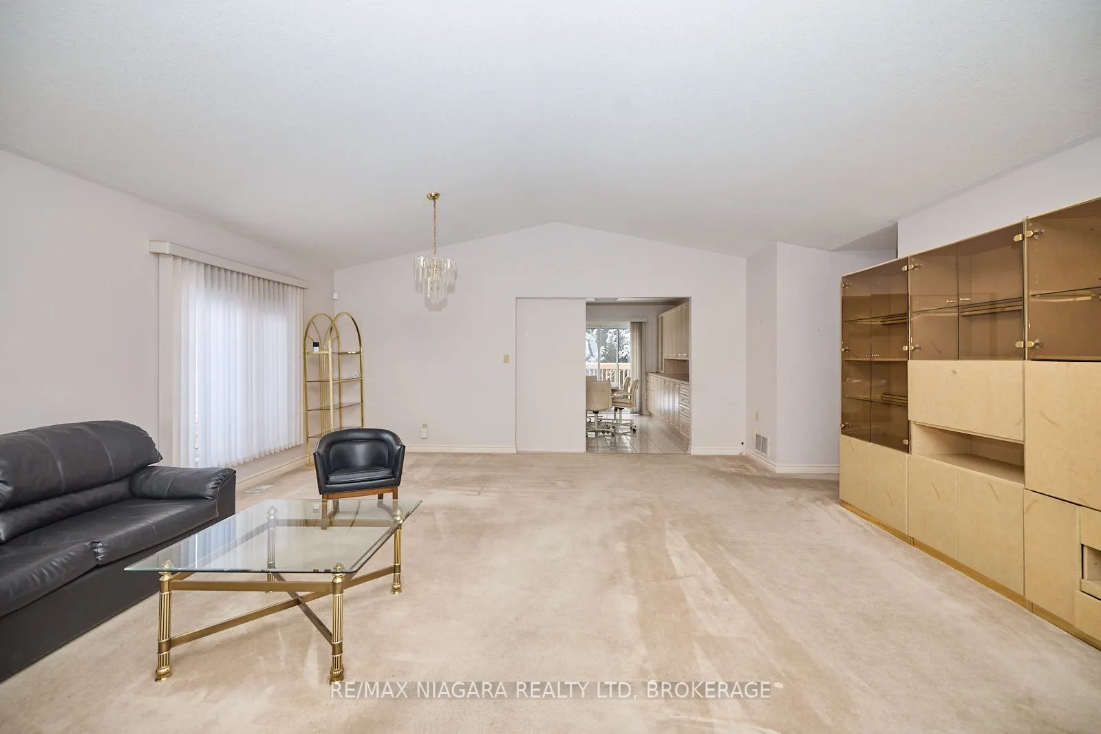 6869 Imperial Court