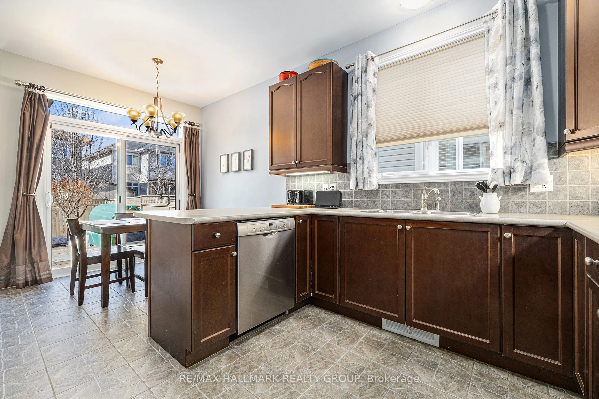 220 Celtic Ridge Crescent