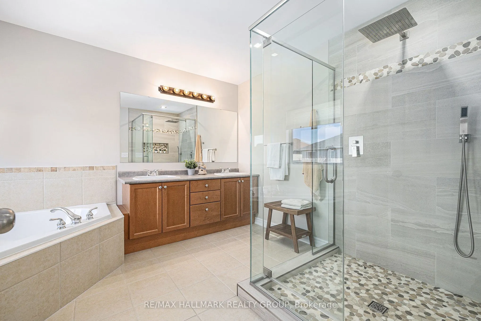 220 Celtic Ridge Crescent