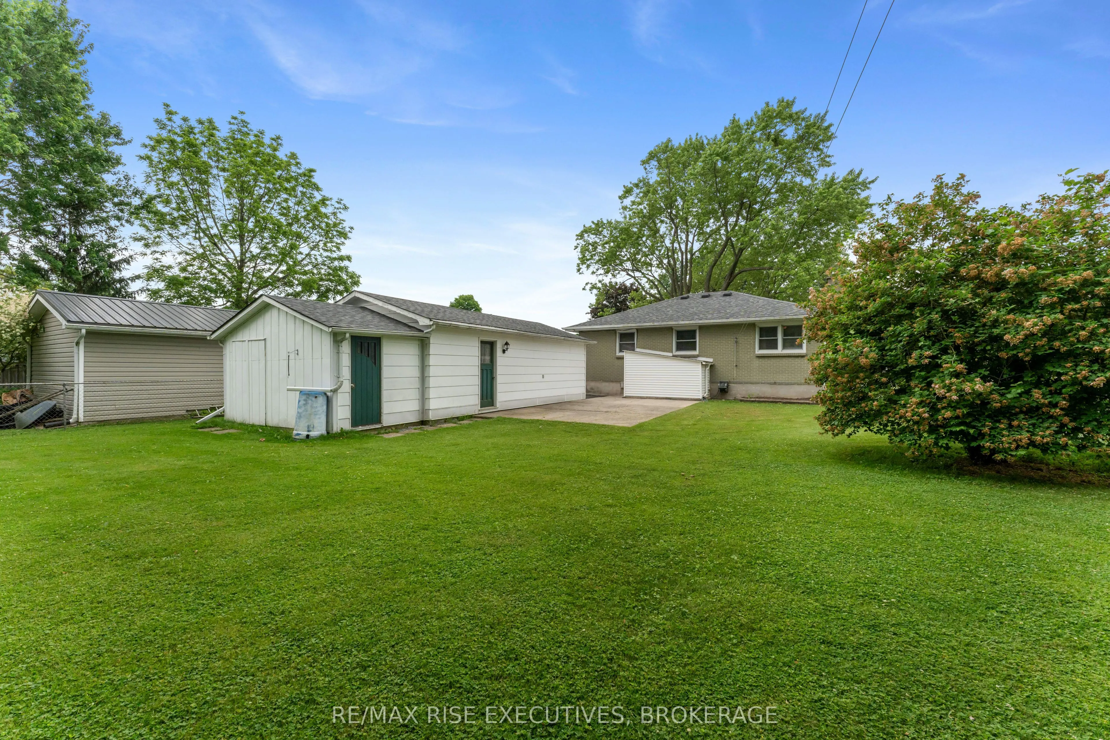 9 Henry Crescent