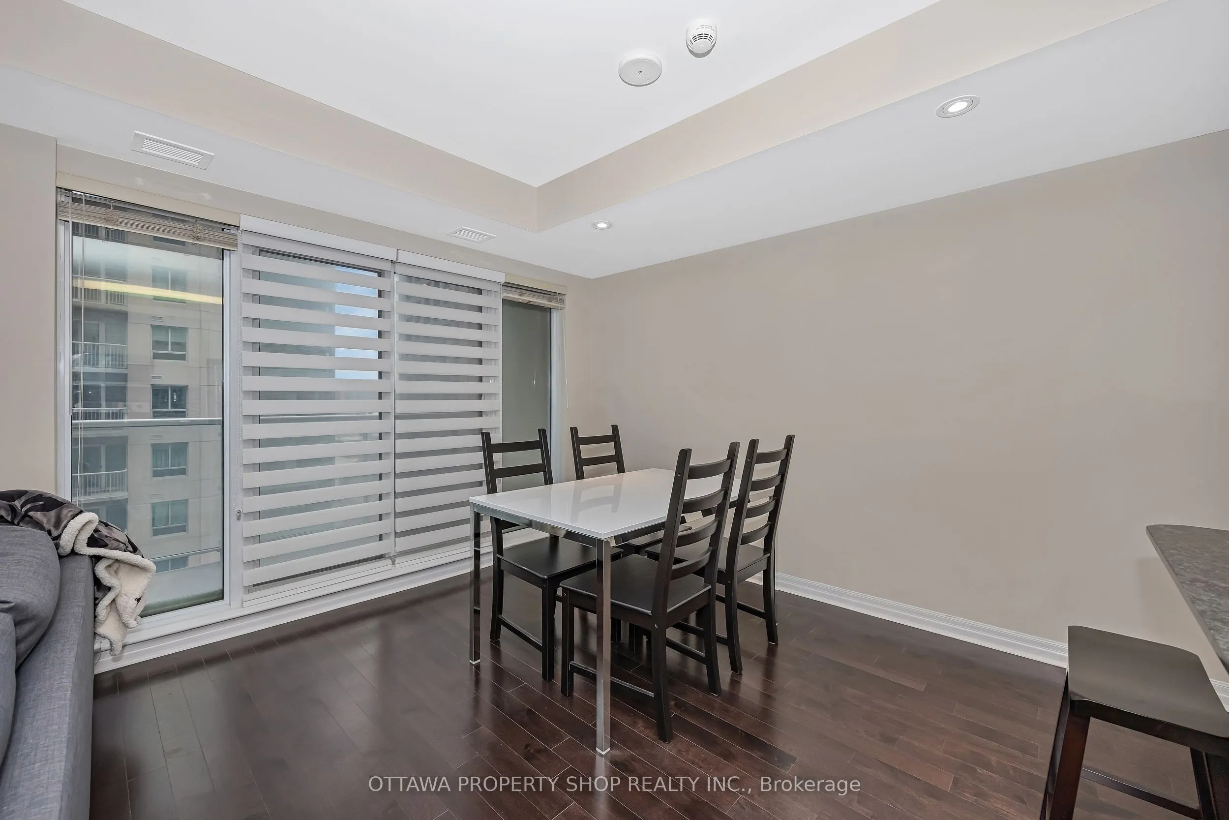 242 Rideau Street